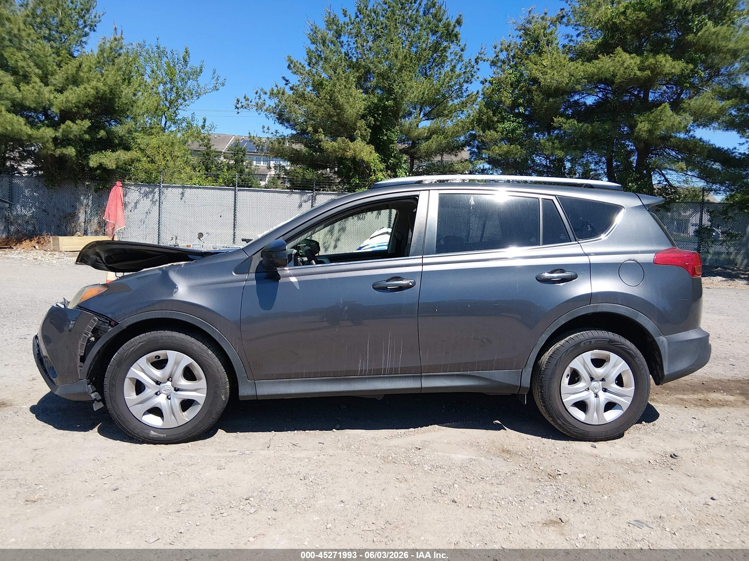 2014 Toyota Rav4 Le Gray vin: JTMZFREV7EJ000349