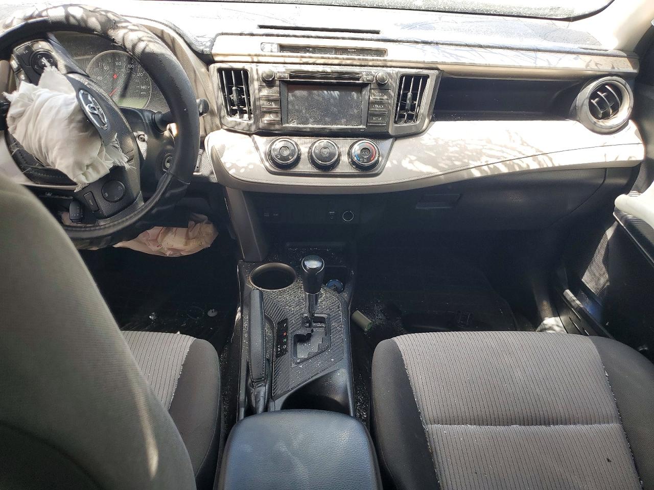 2014 Toyota Rav4 Le Silver vin: JTMZFREV7EJ019824