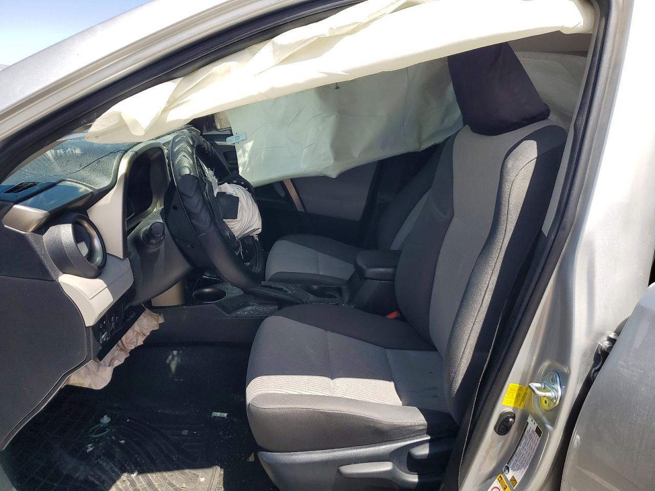 2014 Toyota Rav4 Le Silver vin: JTMZFREV7EJ019824