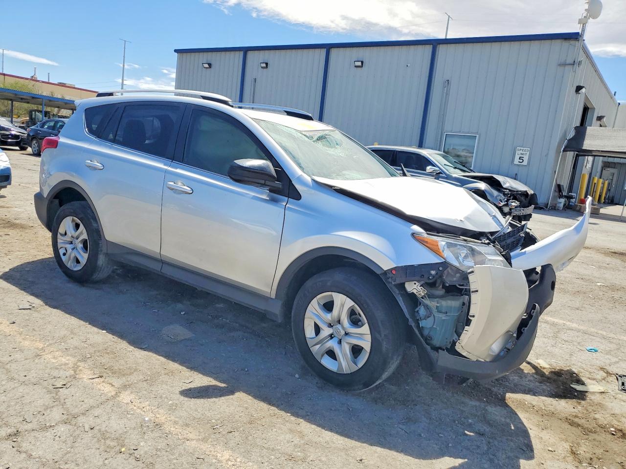 2014 Toyota Rav4 Le Silver vin: JTMZFREV7EJ019824