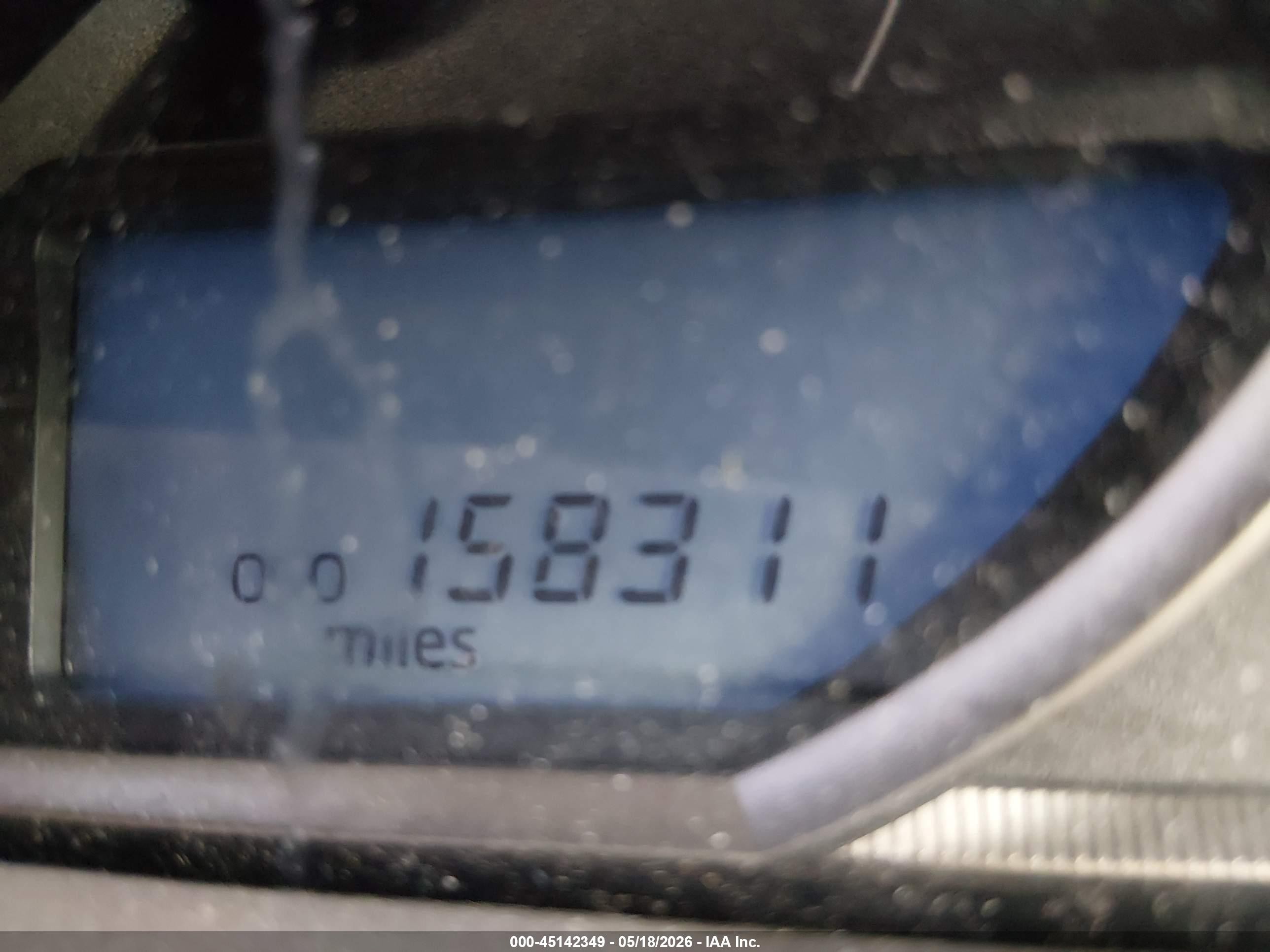 2014 Toyota Rav4 Le White vin: JTMZFREV7EJ021802