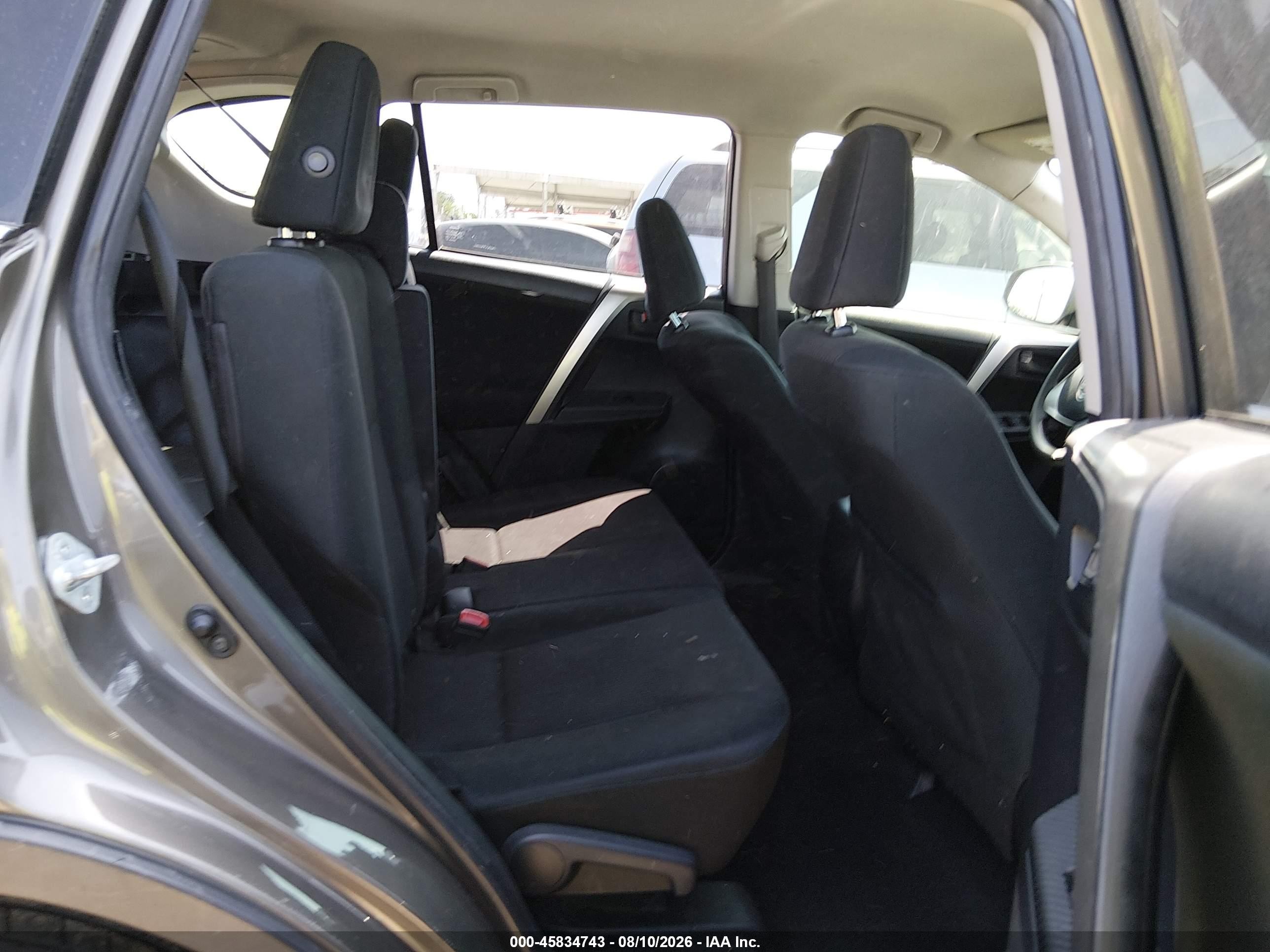 2015 Toyota Rav4 Le Brown vin: JTMZFREV7FD060633