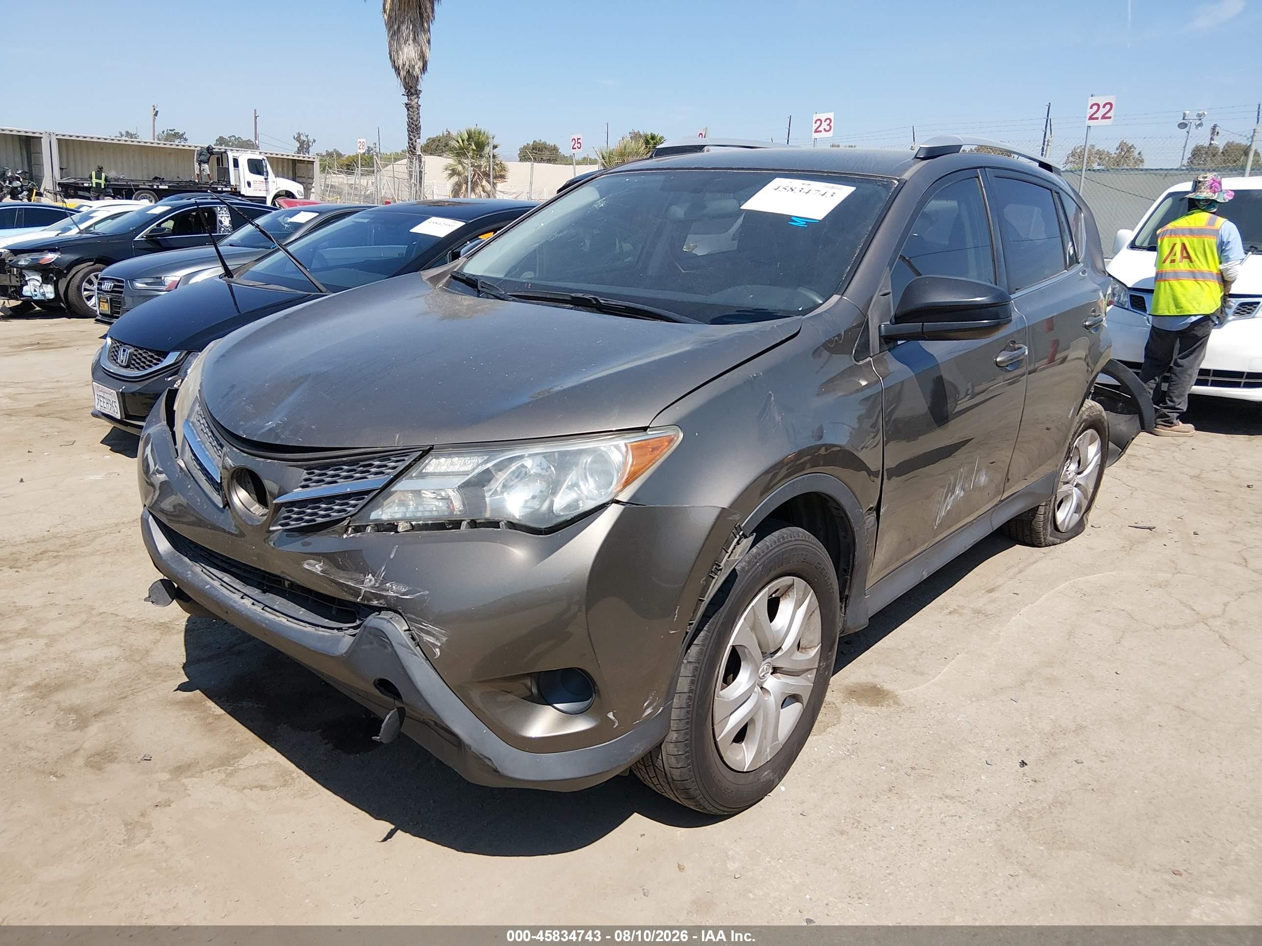 2015 Toyota Rav4 Le Brown vin: JTMZFREV7FD060633