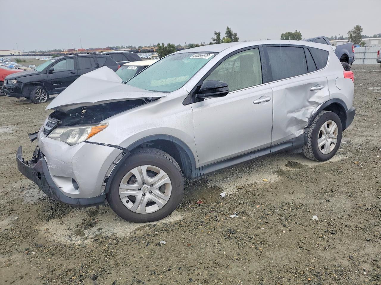 2015 Toyota Rav4 Le Silver vin: JTMZFREV7FD068683