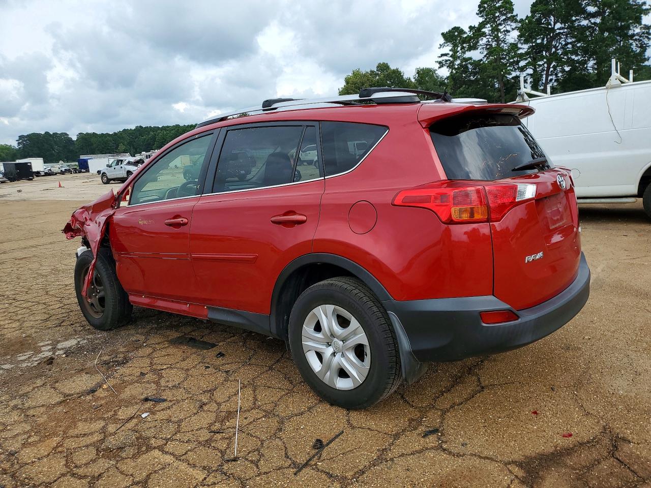 2015 Toyota Rav4 Le Red vin: JTMZFREV7FD076217