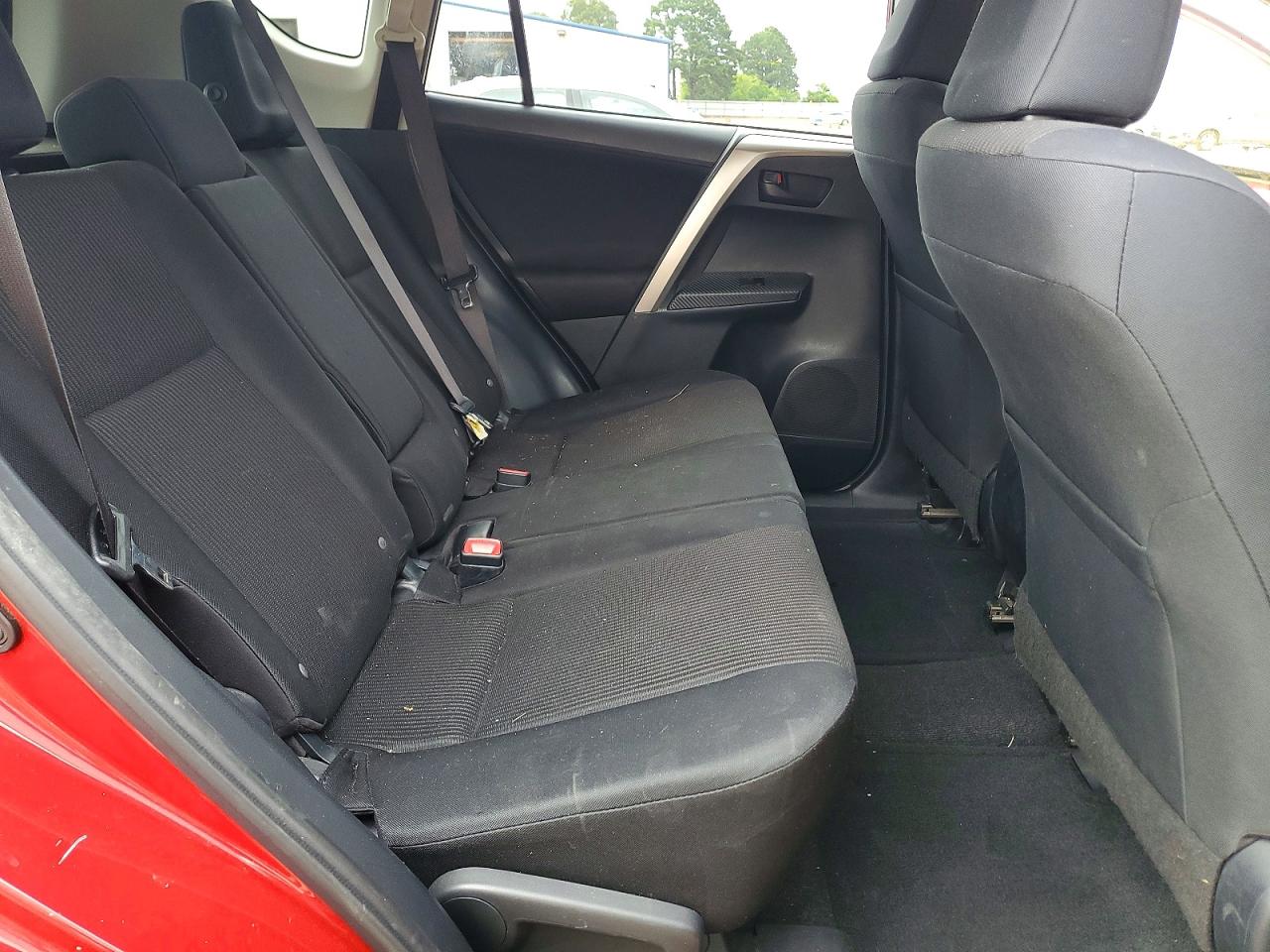2015 Toyota Rav4 Le Red vin: JTMZFREV7FD076217