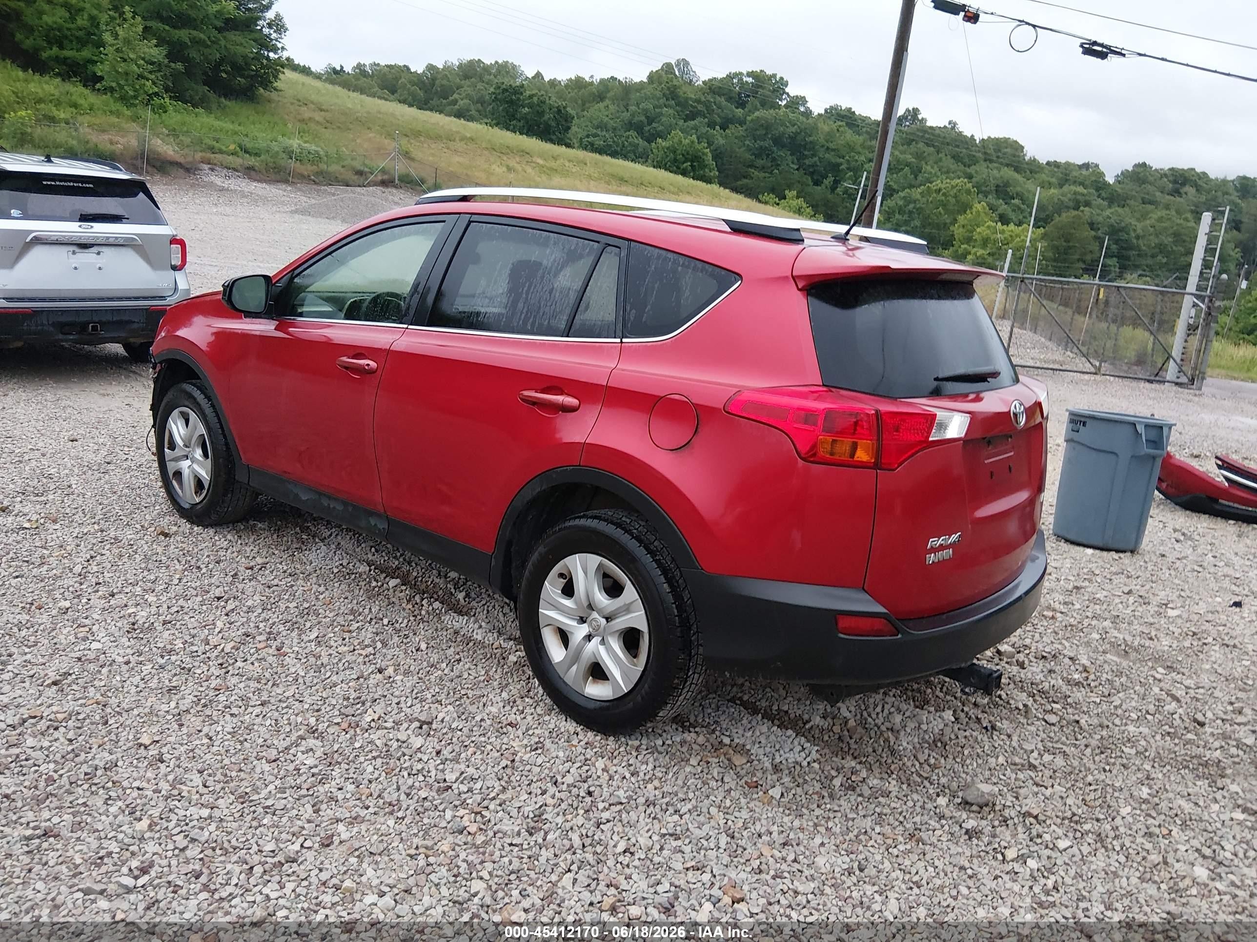 2015 Toyota Rav4 Le Red vin: JTMZFREV7FJ025804