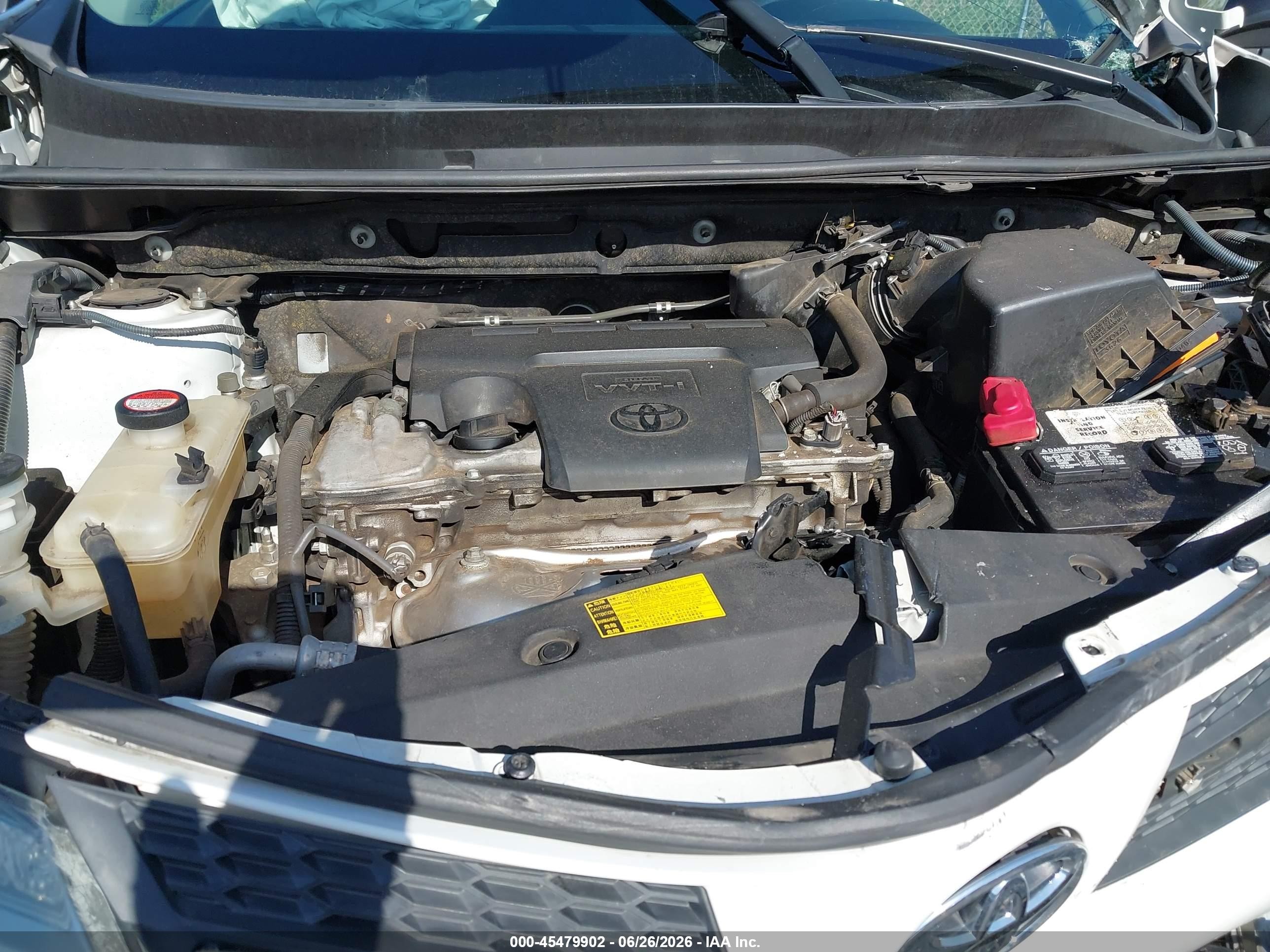 2015 Toyota Rav4 Le White vin: JTMZFREV7FJ033921