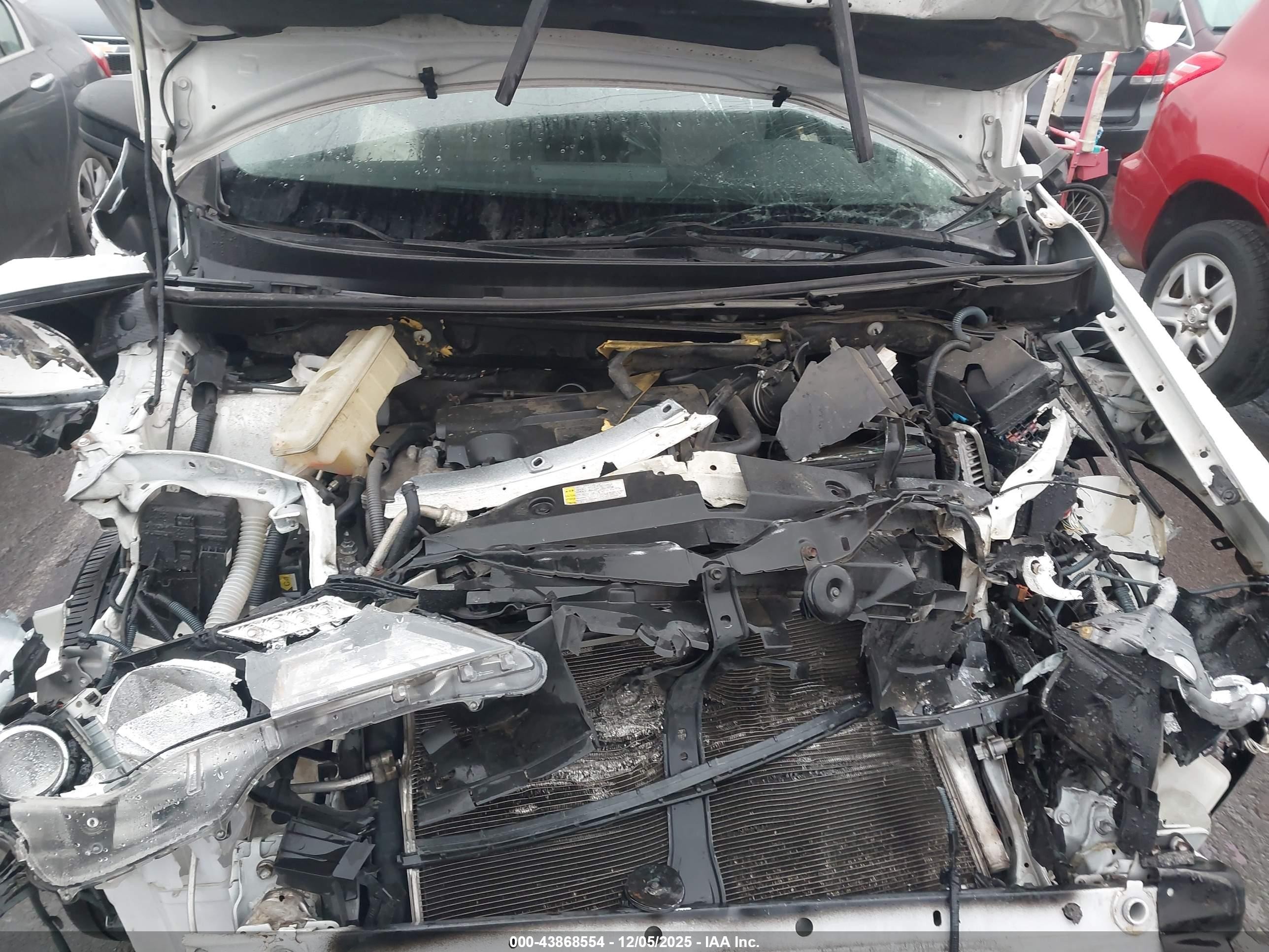 2015 Toyota Rav4 Le Белый vin: JTMZFREV7FJ051366
