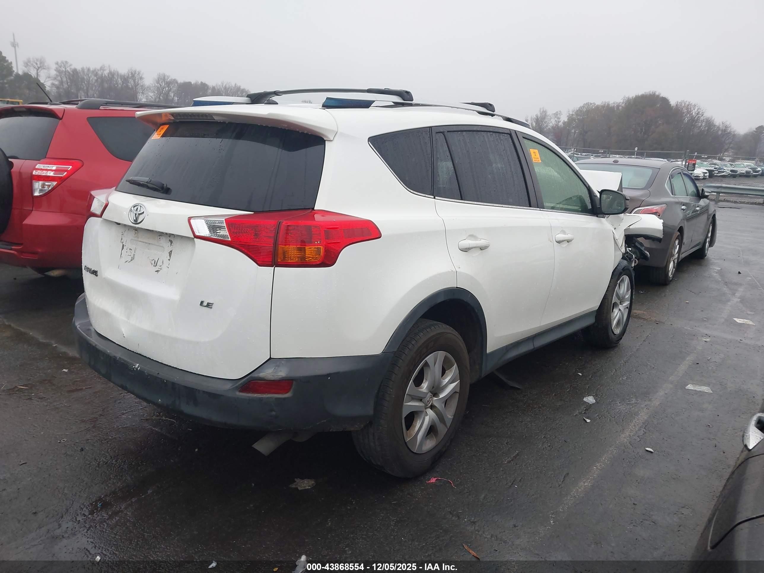 2015 Toyota Rav4 Le Белый vin: JTMZFREV7FJ051366