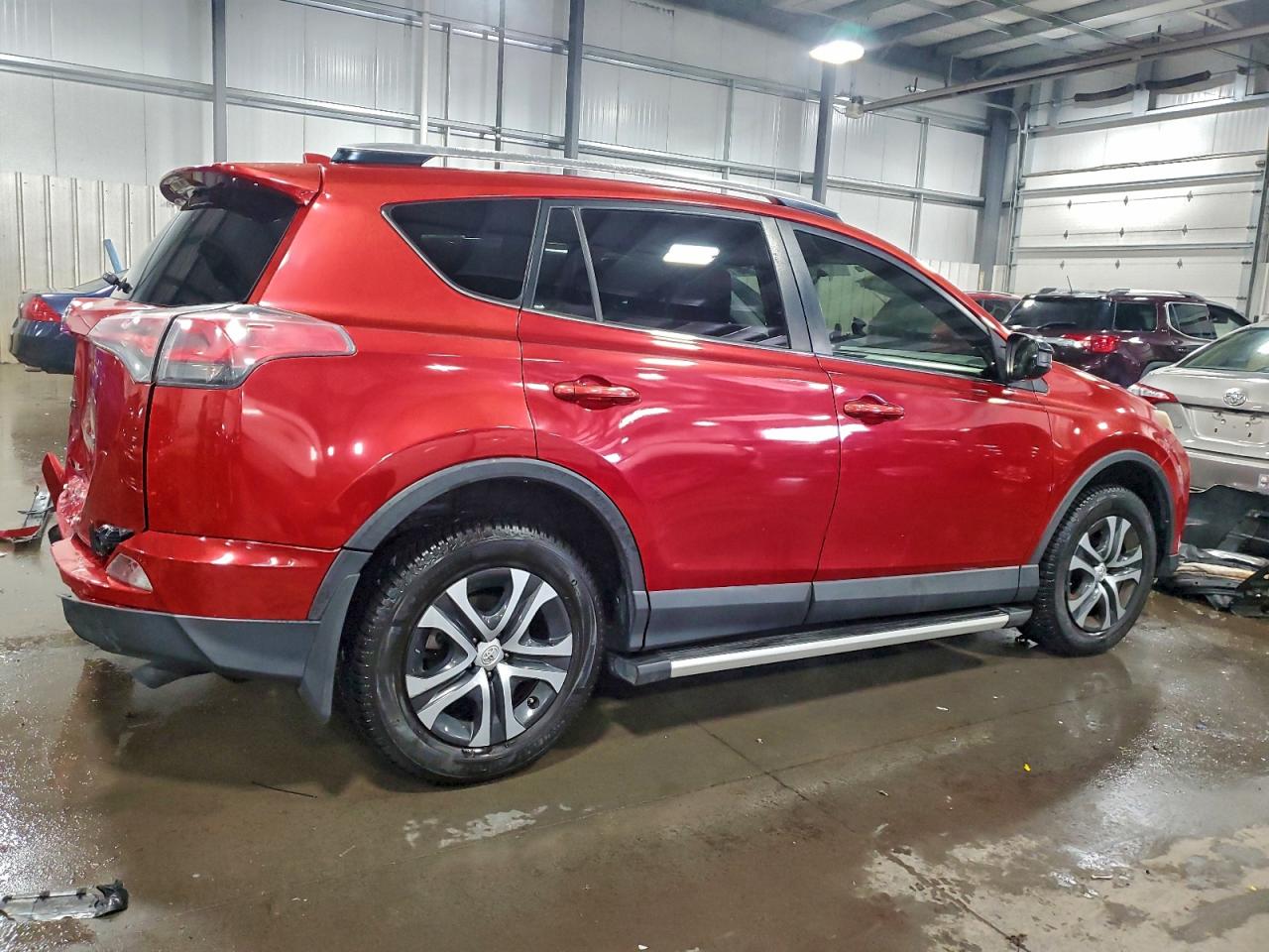 2016 Toyota Rav4 Le Red vin: JTMZFREV7GJ091108