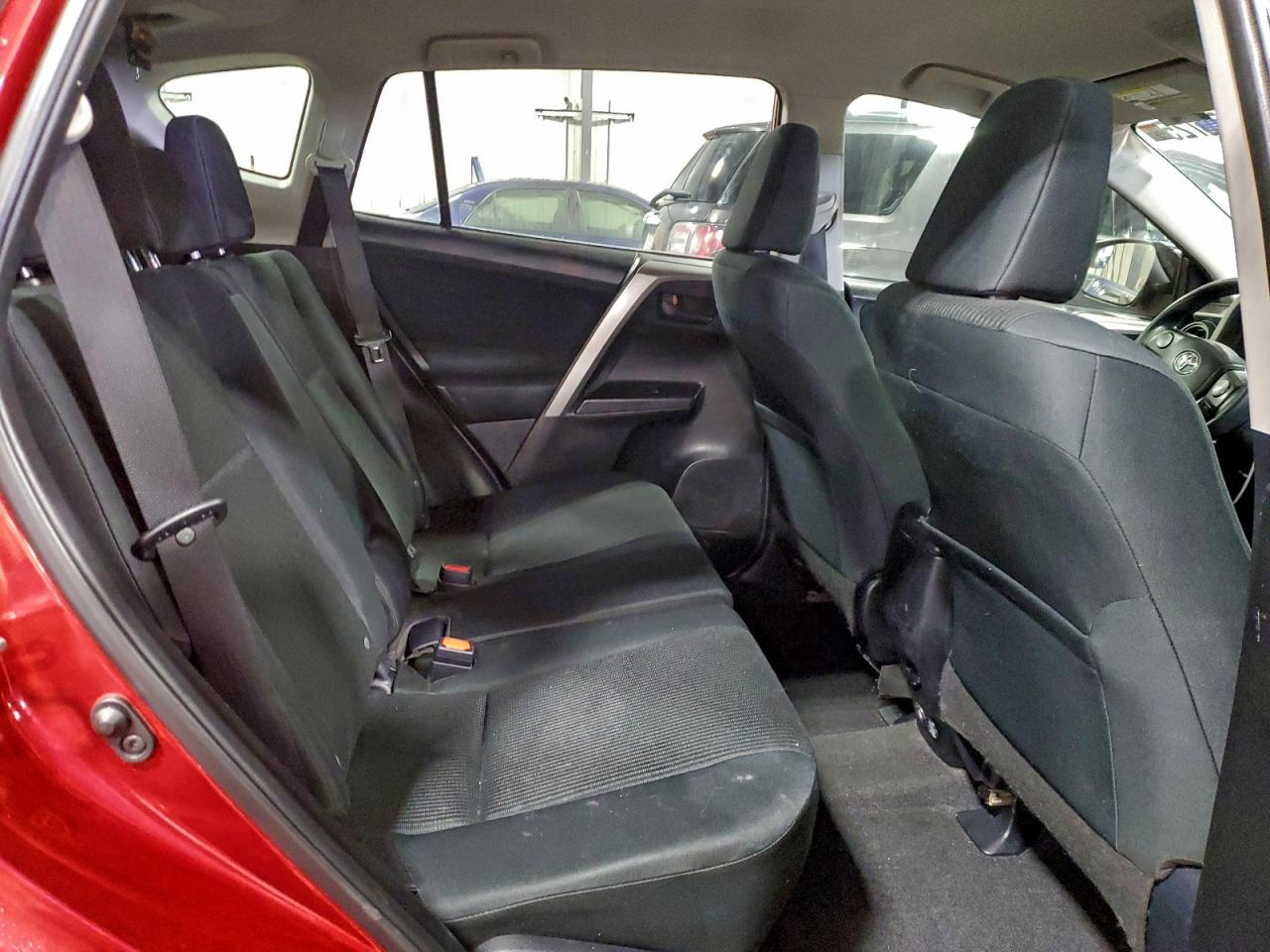 2016 Toyota Rav4 Le Red vin: JTMZFREV7GJ091108