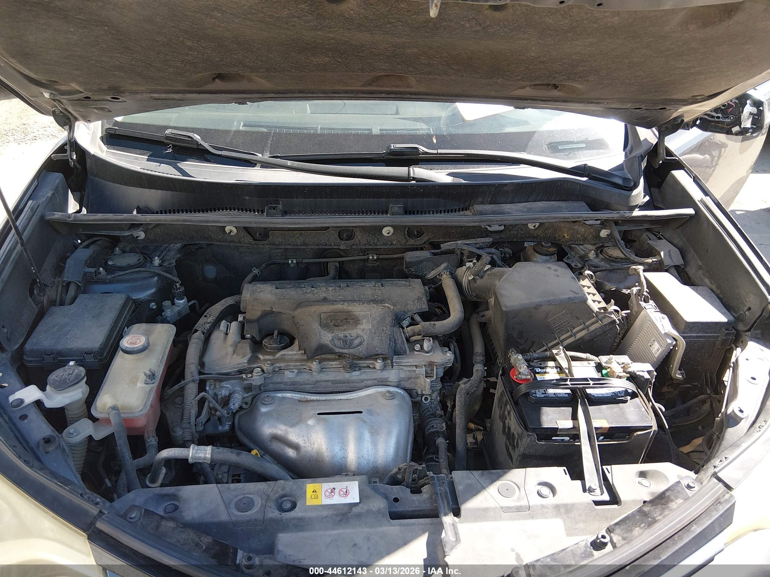 2018 Toyota Rav4 Le Gray vin: JTMZFREV7JJ150441