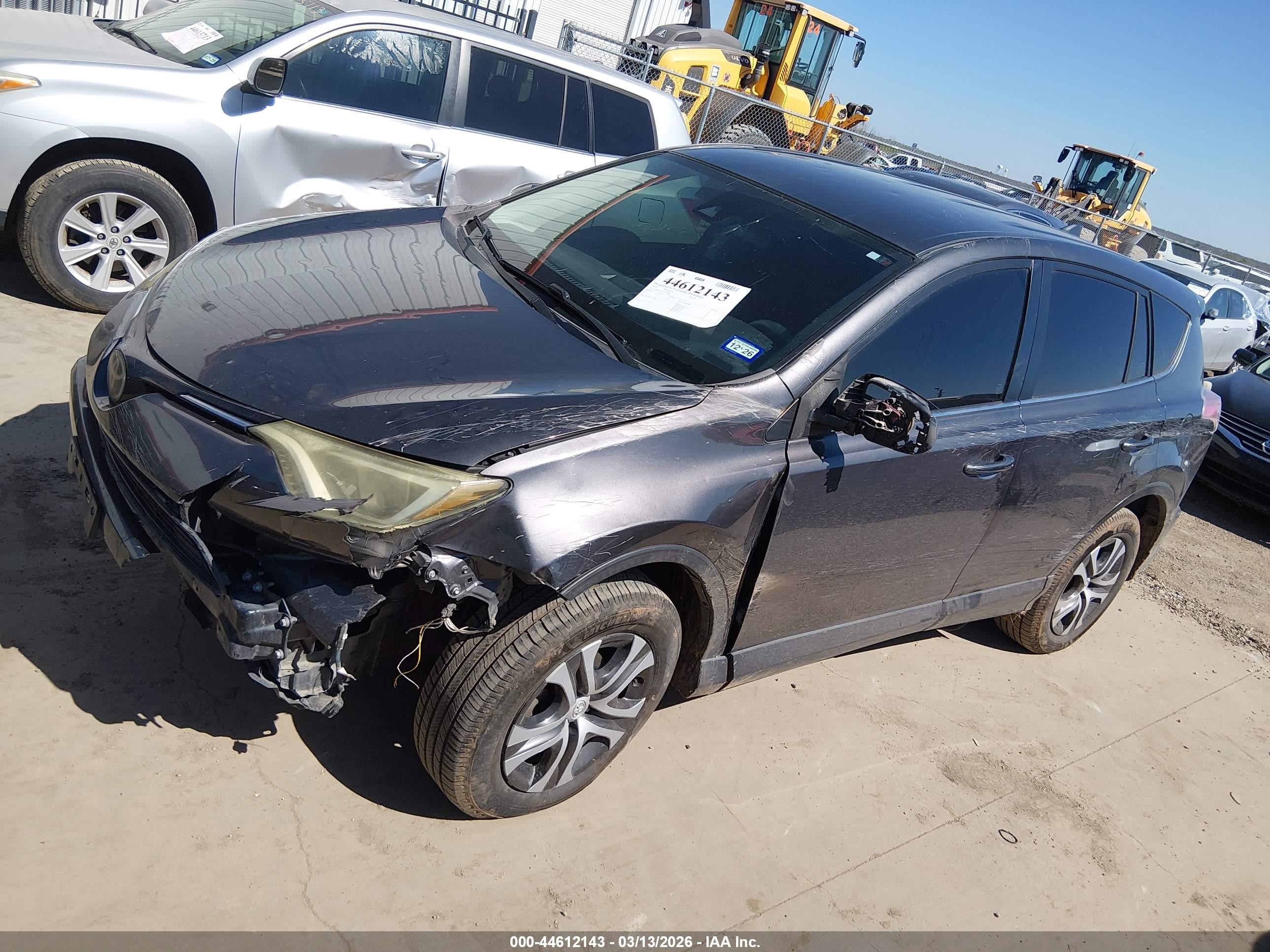 2018 Toyota Rav4 Le Gray vin: JTMZFREV7JJ150441