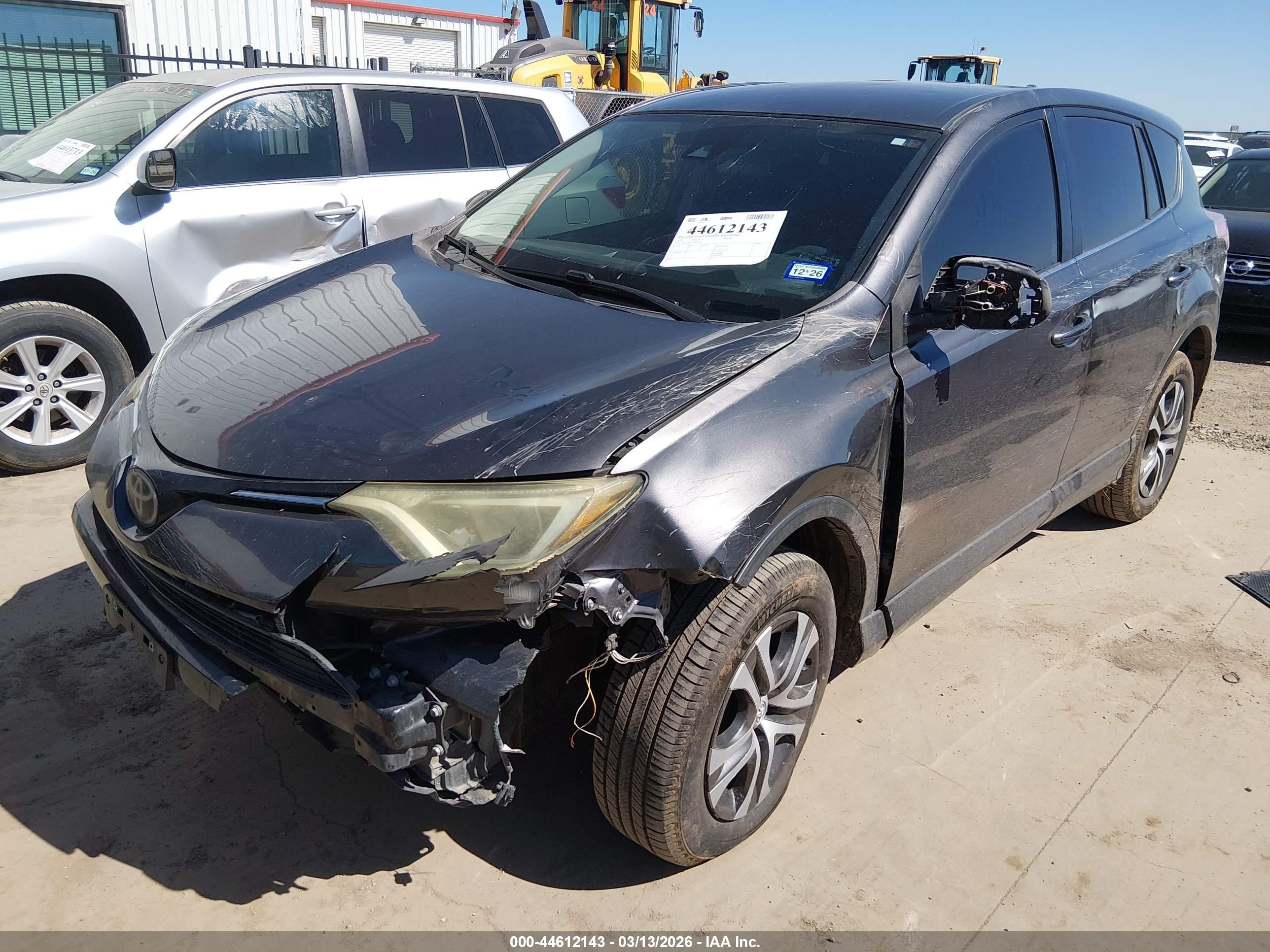 2018 Toyota Rav4 Le Gray vin: JTMZFREV7JJ150441