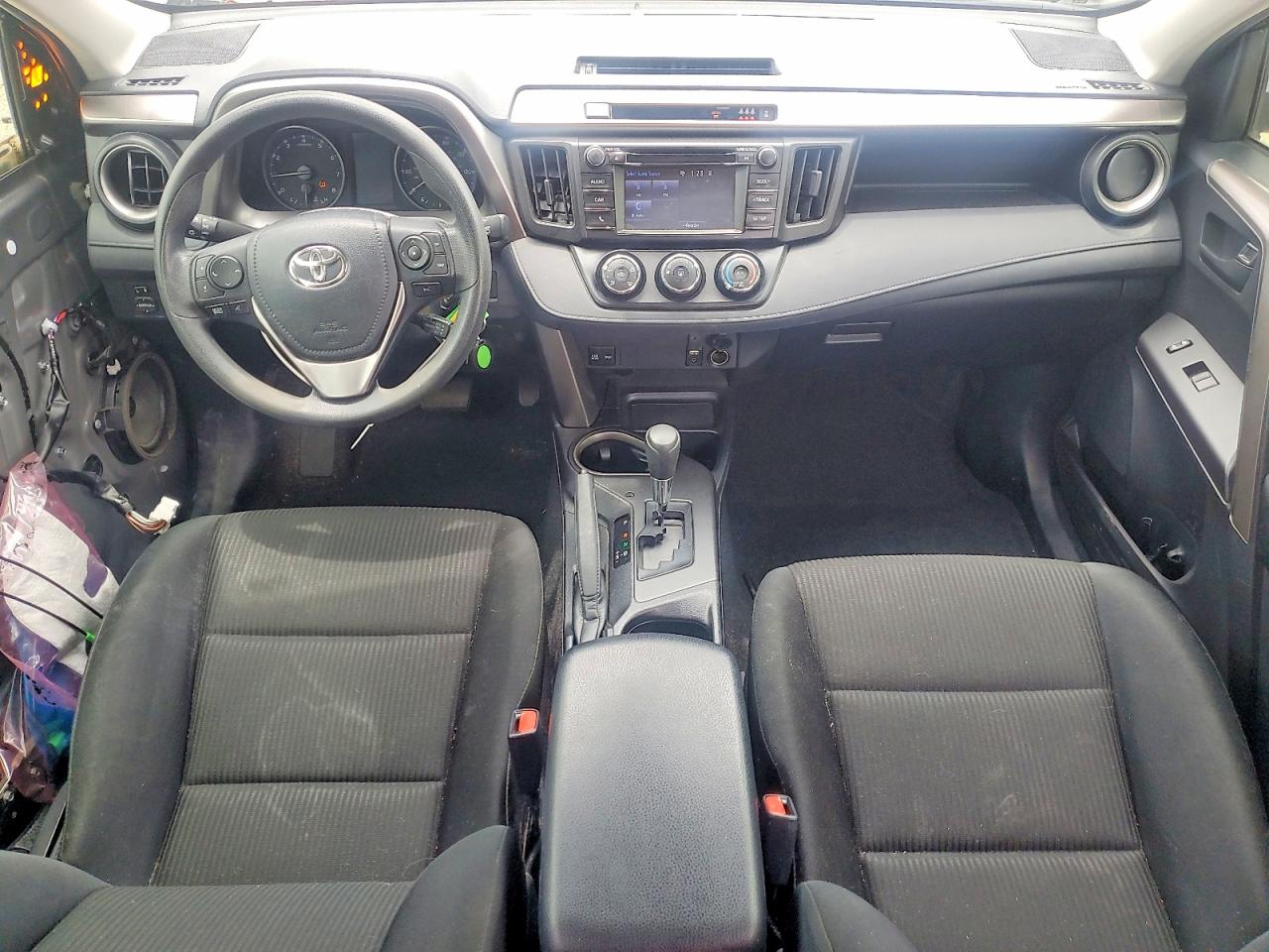 2018 Toyota Rav4 Le Gray vin: JTMZFREV7JJ178739