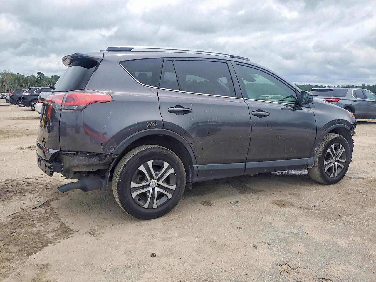 2018 Toyota Rav4 Le Gray vin: JTMZFREV7JJ178739