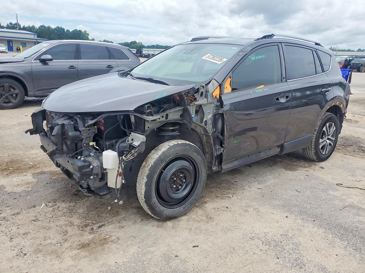 2018 Toyota Rav4 Le Gray vin: JTMZFREV7JJ178739