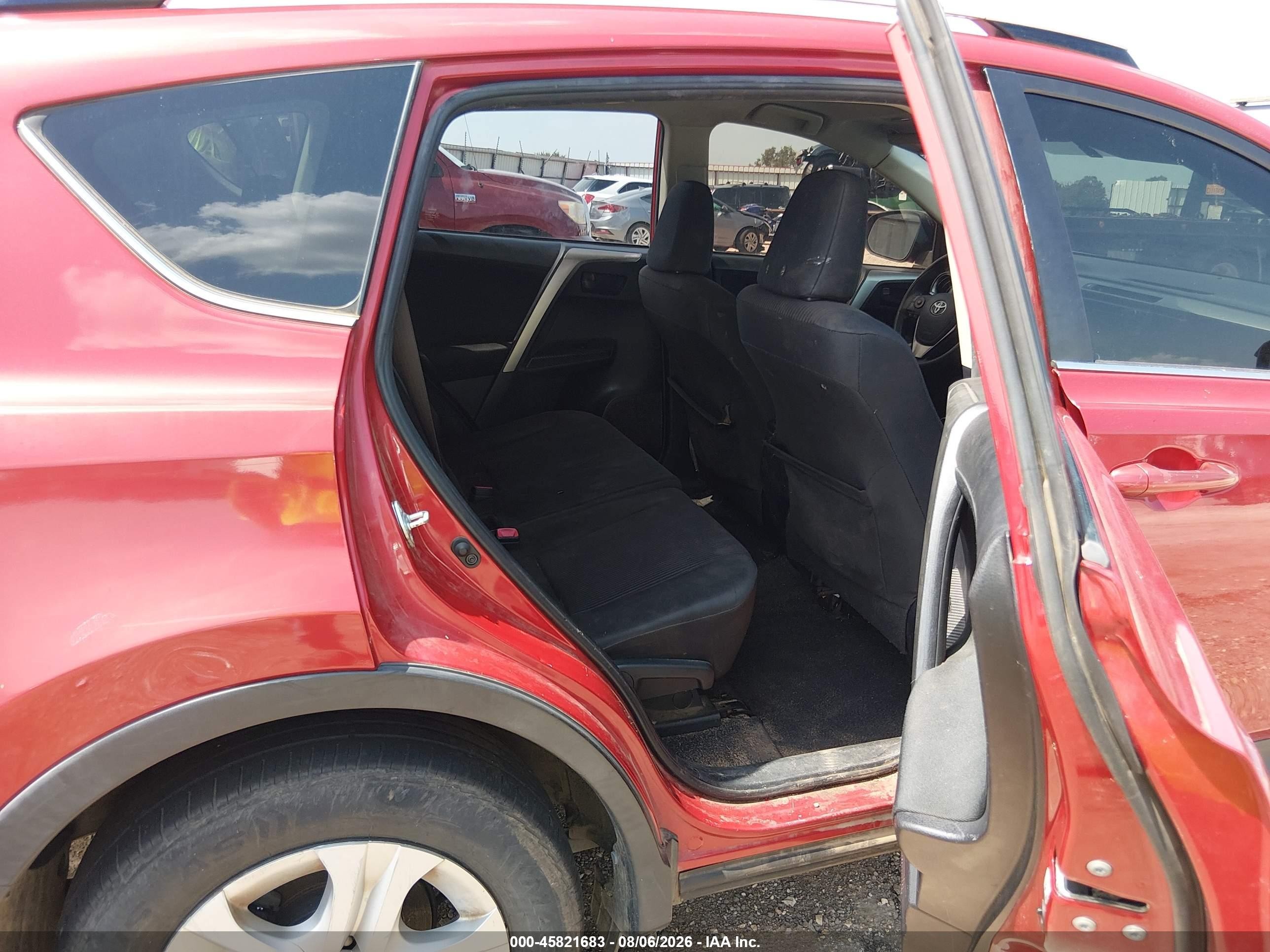 2014 Toyota Rav4 Le Red vin: JTMZFREV8ED034525