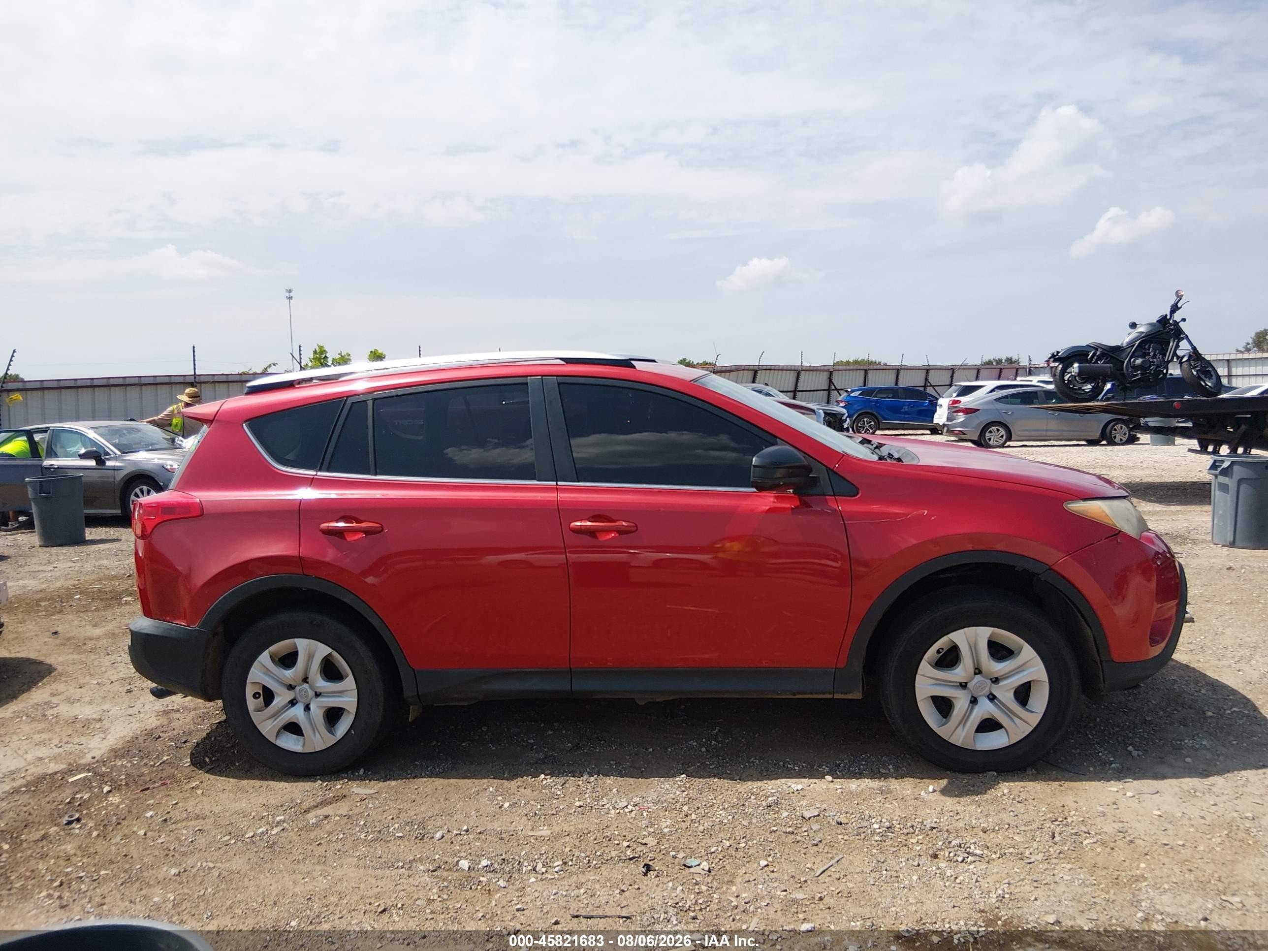 2014 Toyota Rav4 Le Red vin: JTMZFREV8ED034525