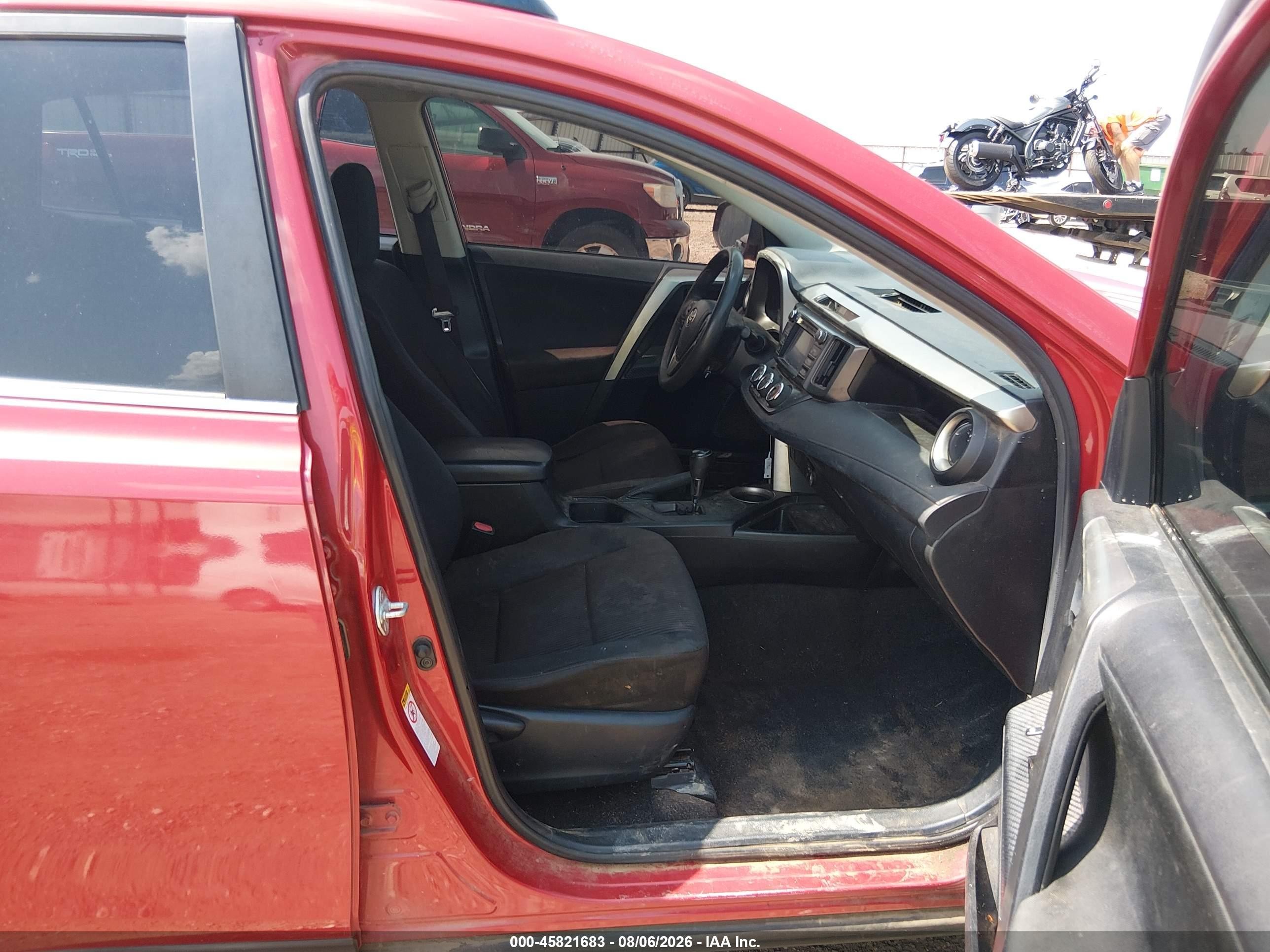 2014 Toyota Rav4 Le Red vin: JTMZFREV8ED034525