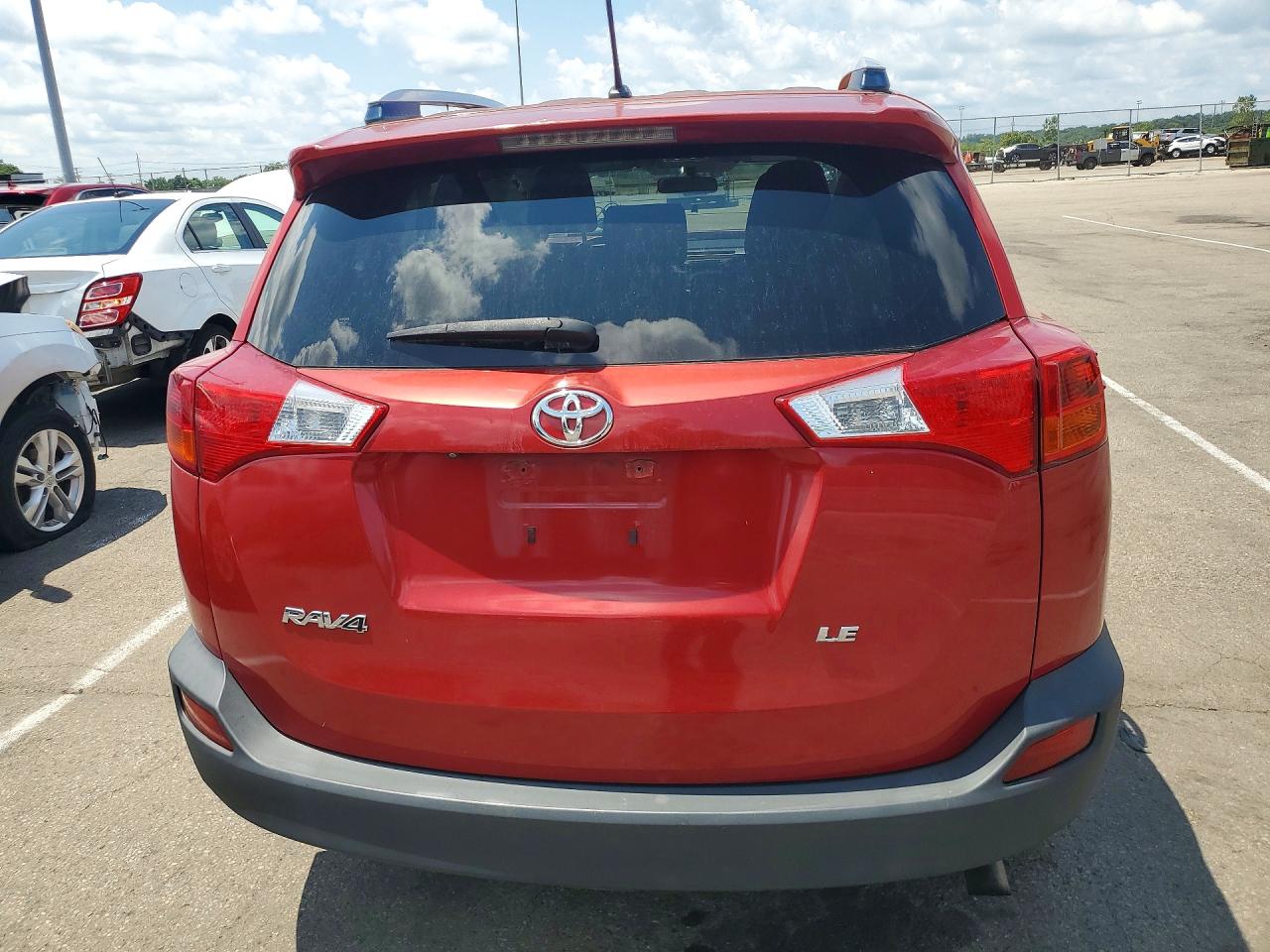 2014 Toyota Rav4 Le Красный vin: JTMZFREV8EJ000375
