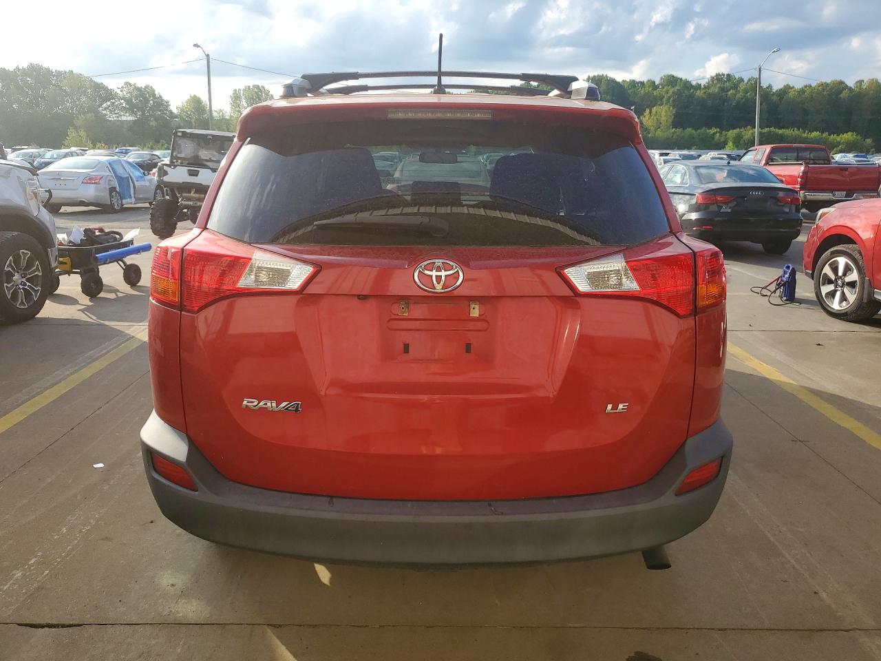 2014 Toyota Rav4 Le Red vin: JTMZFREV8EJ009352