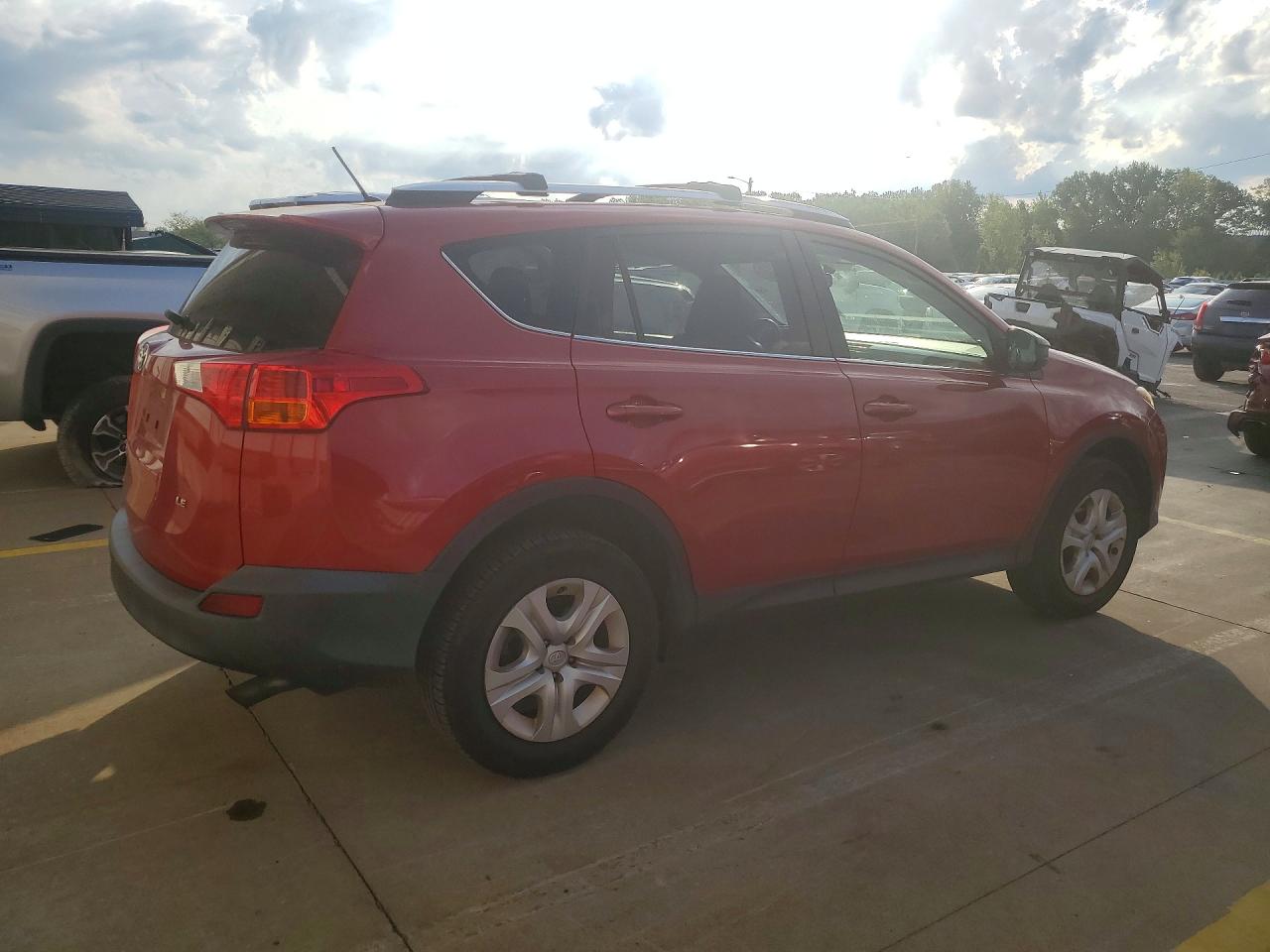 2014 Toyota Rav4 Le Red vin: JTMZFREV8EJ009352