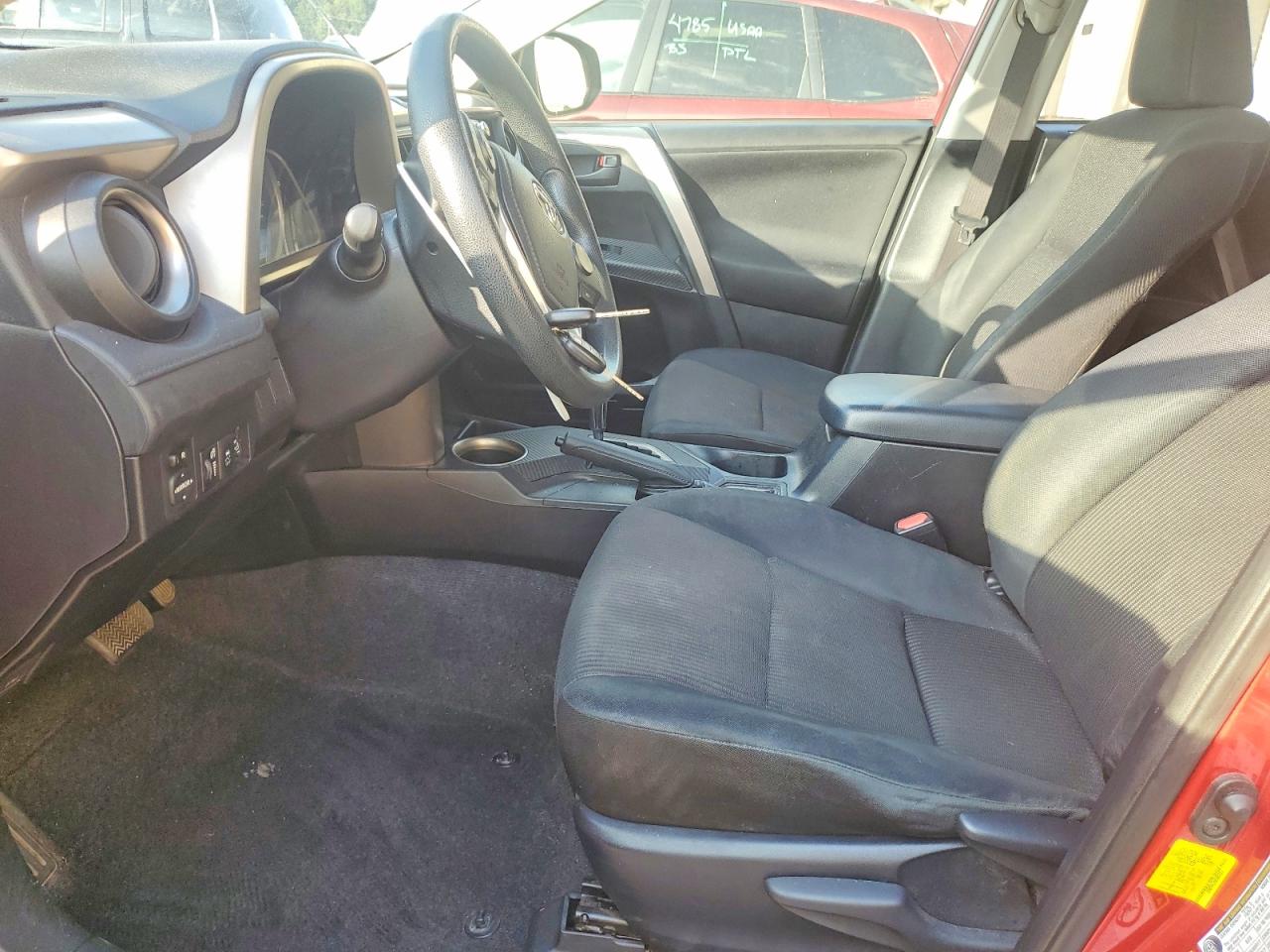 2014 Toyota Rav4 Le Red vin: JTMZFREV8EJ009352