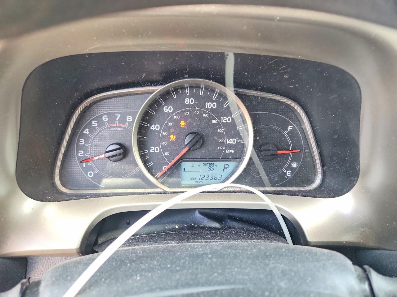 2014 Toyota Rav4 Le Белый vin: JTMZFREV8EJ014891