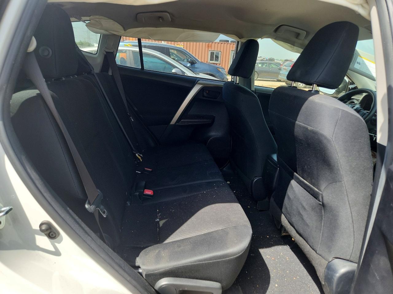 2014 Toyota Rav4 Le Белый vin: JTMZFREV8EJ014891