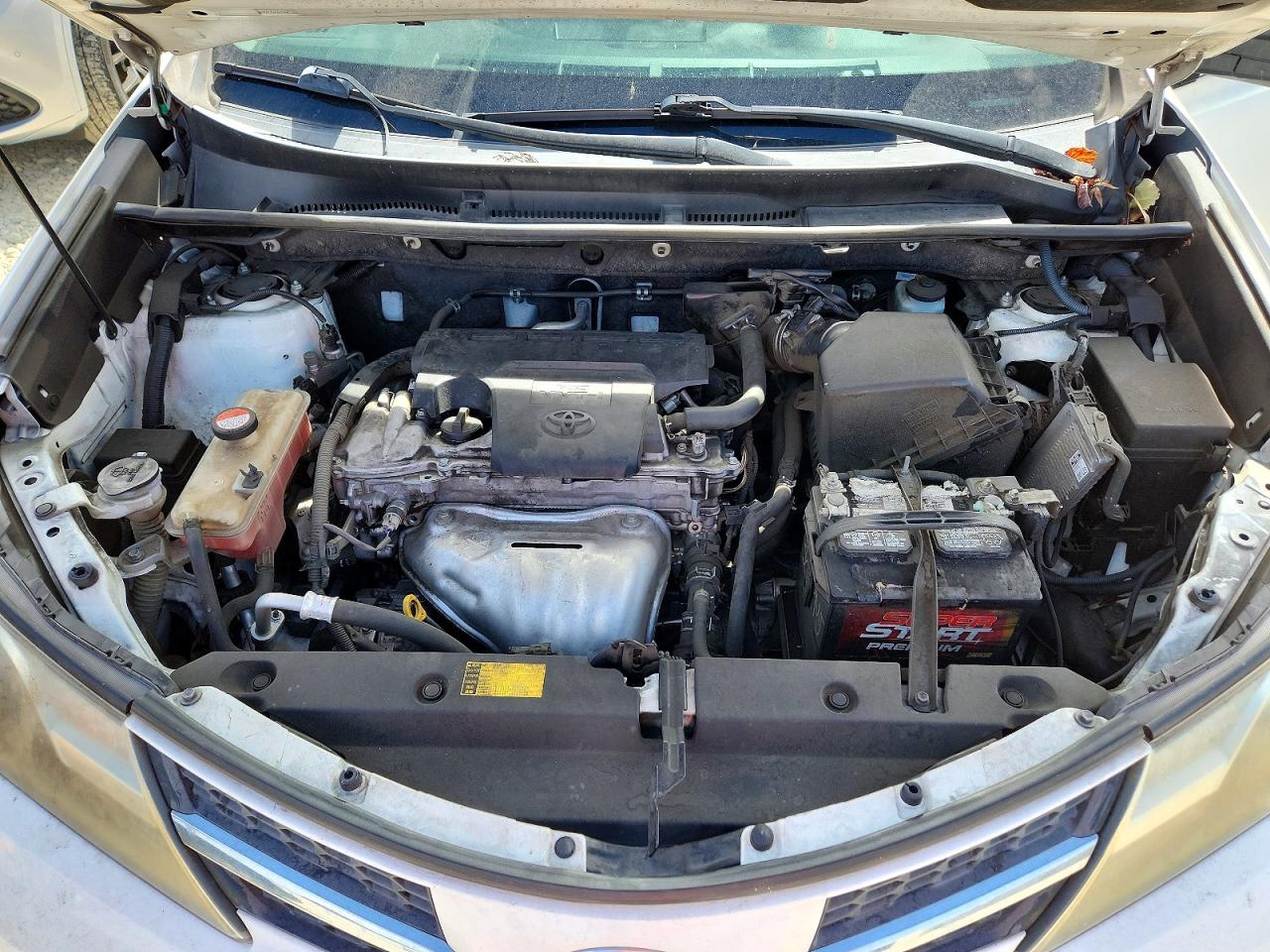 2015 Toyota Rav4 Le Белый vin: JTMZFREV8FD055537