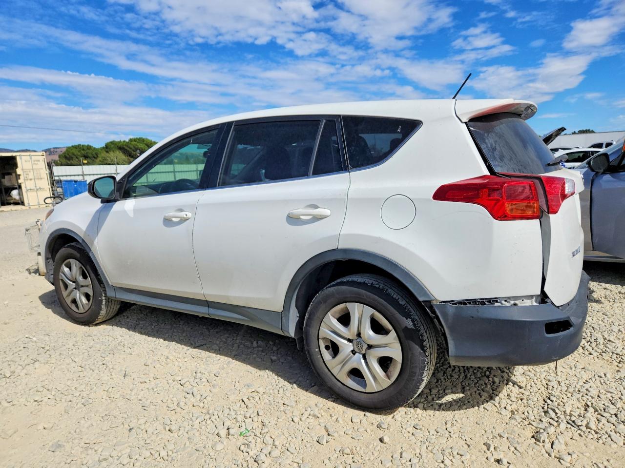 2015 Toyota Rav4 Le Белый vin: JTMZFREV8FD055537