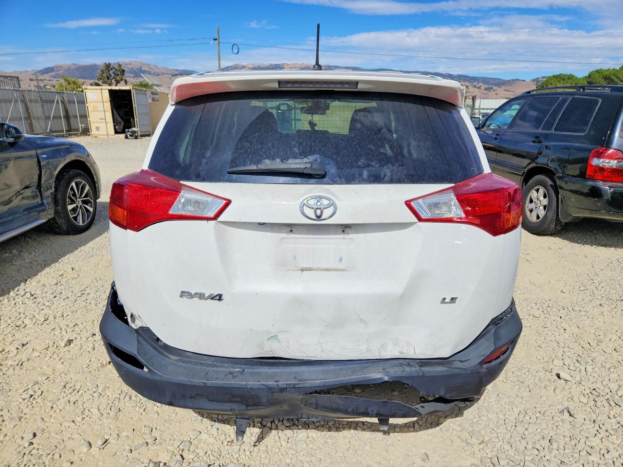2015 Toyota Rav4 Le Белый vin: JTMZFREV8FD055537