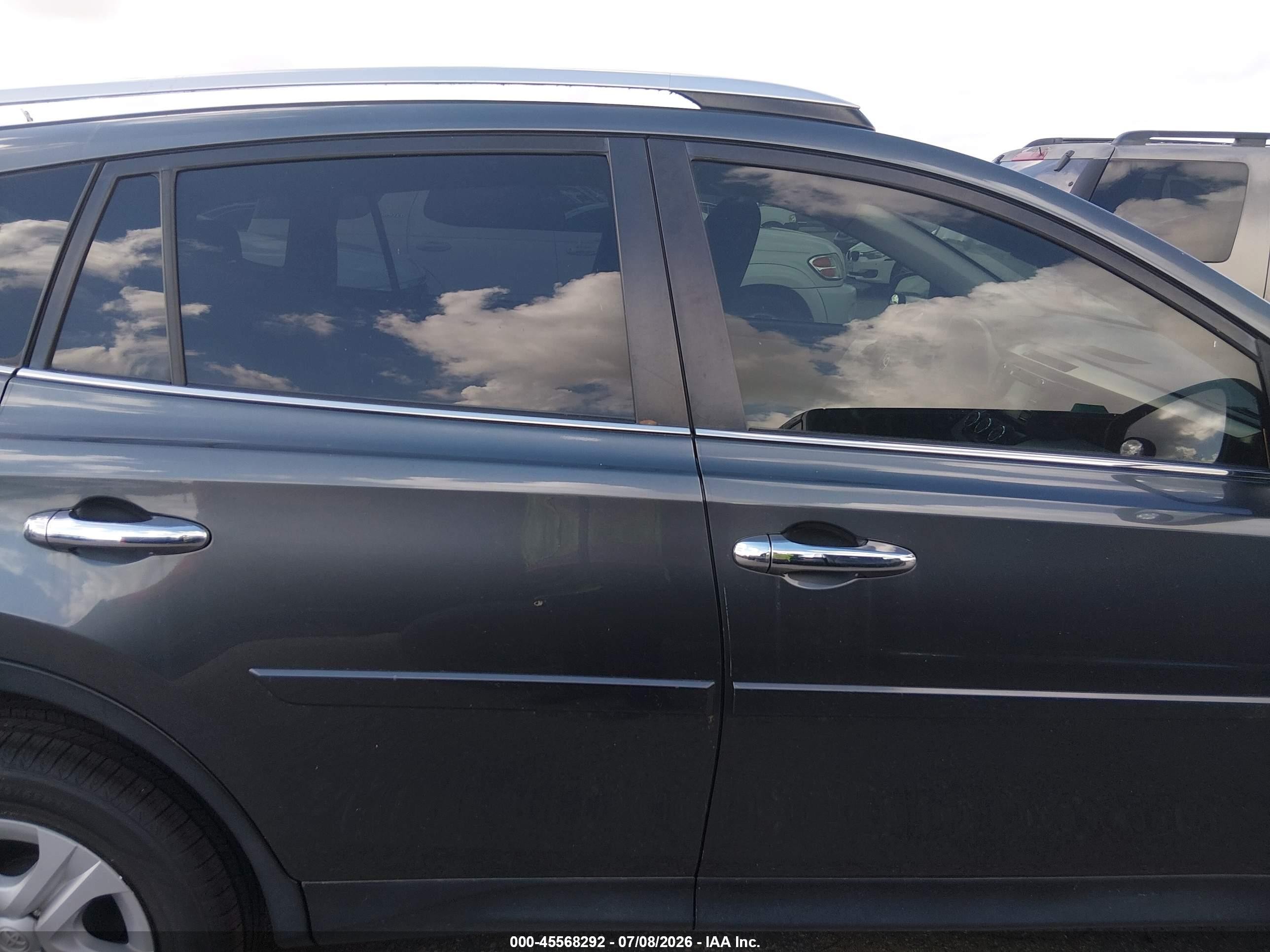 2015 Toyota Rav4 Le Gray vin: JTMZFREV8FD060978