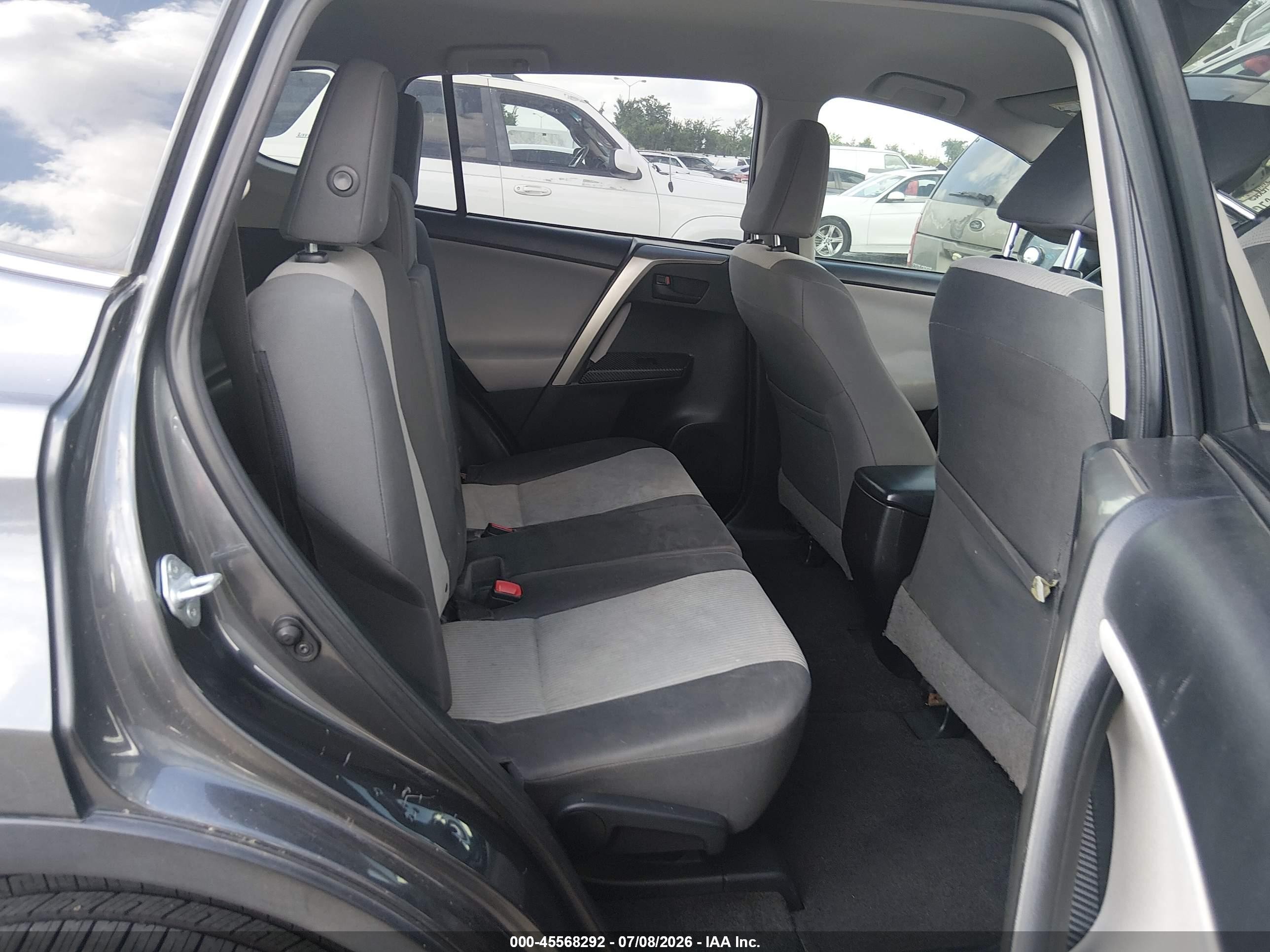 2015 Toyota Rav4 Le Gray vin: JTMZFREV8FD060978
