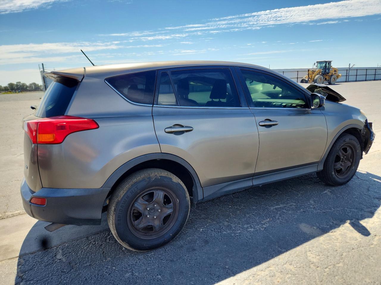 2015 Toyota Rav4 Le Brown vin: JTMZFREV8FD064335