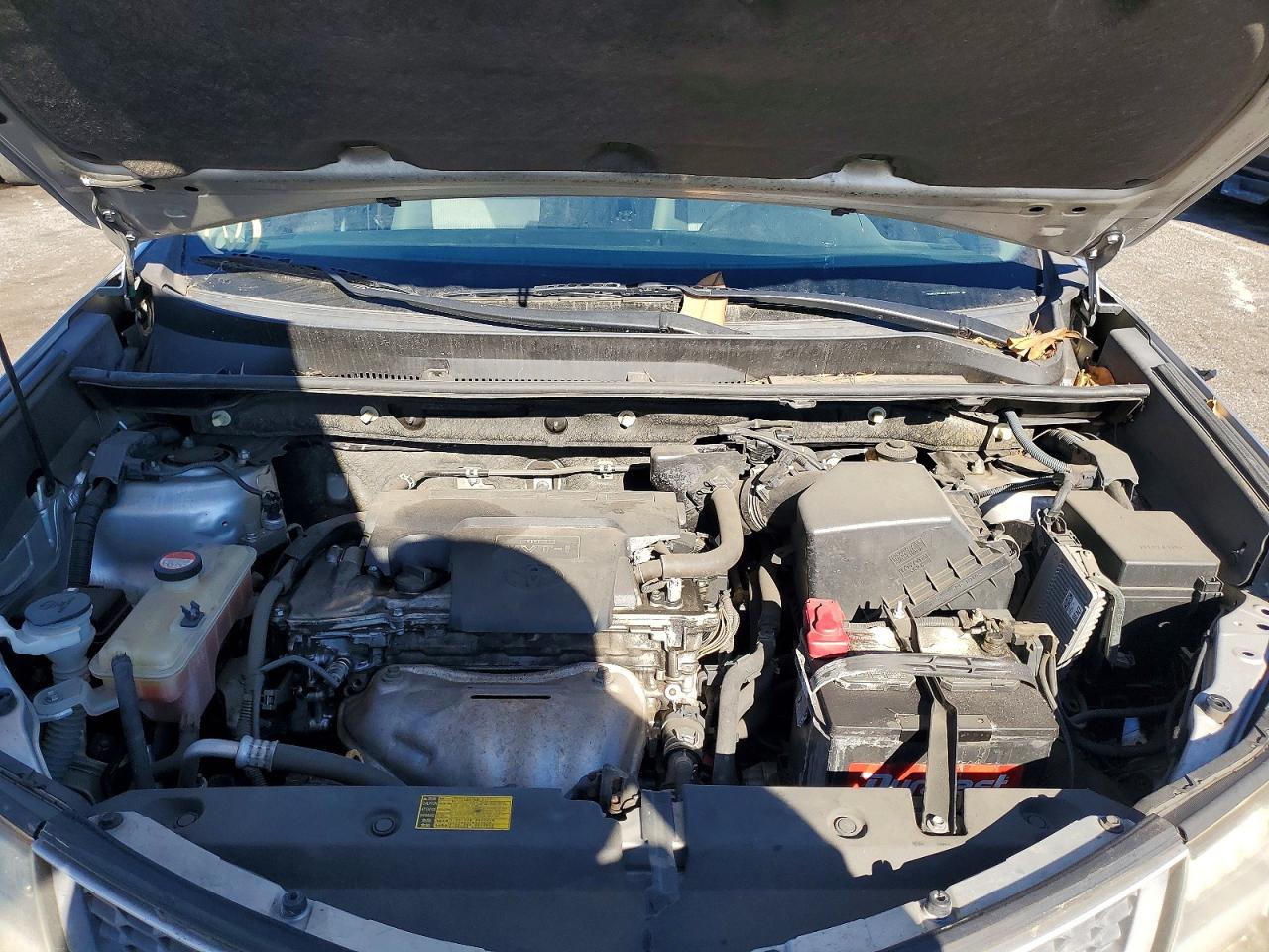 2015 Toyota Rav4 Le Серебряный vin: JTMZFREV8FJ025603