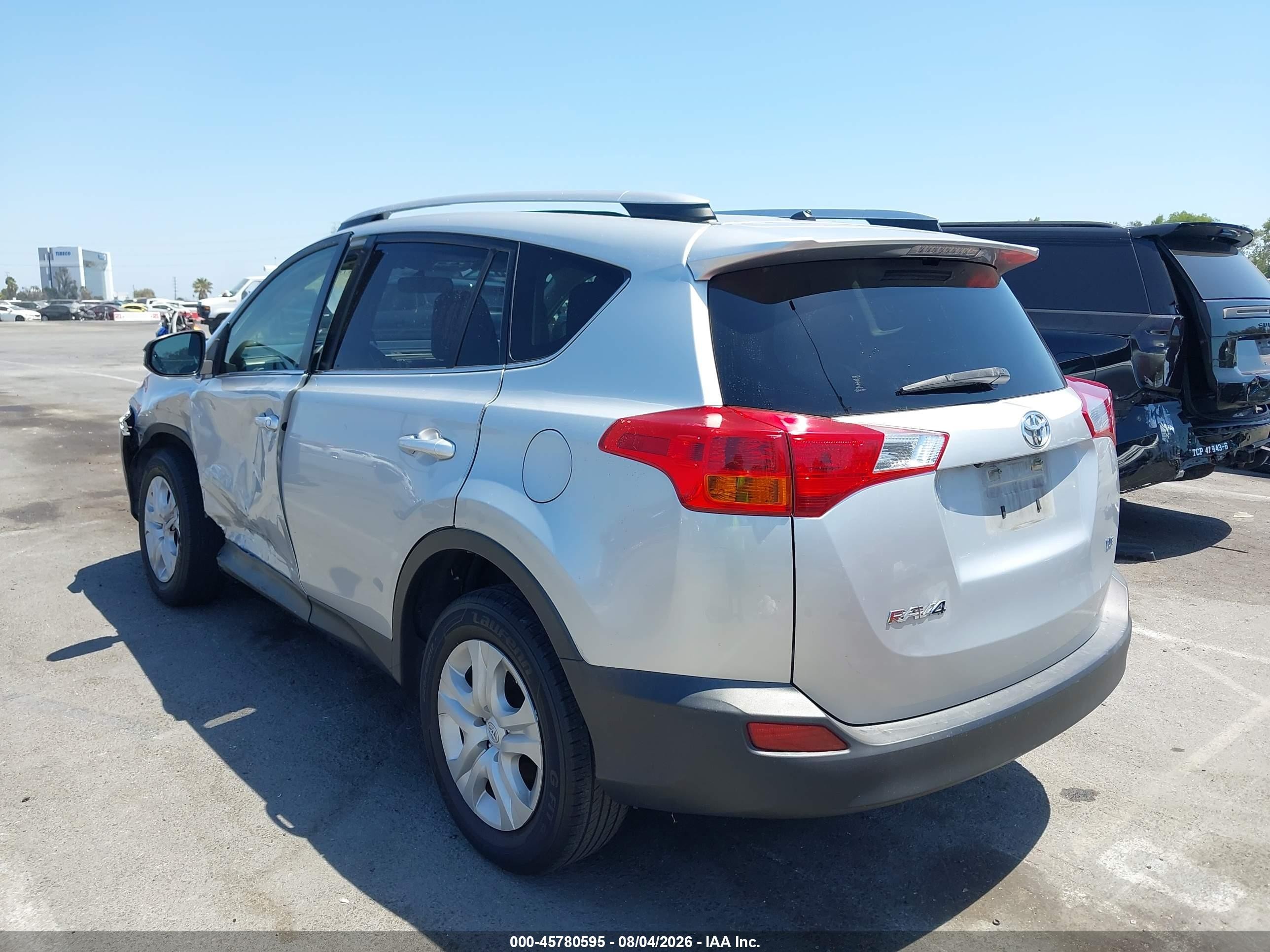 2015 Toyota Rav4 Le Silver vin: JTMZFREV8FJ042272