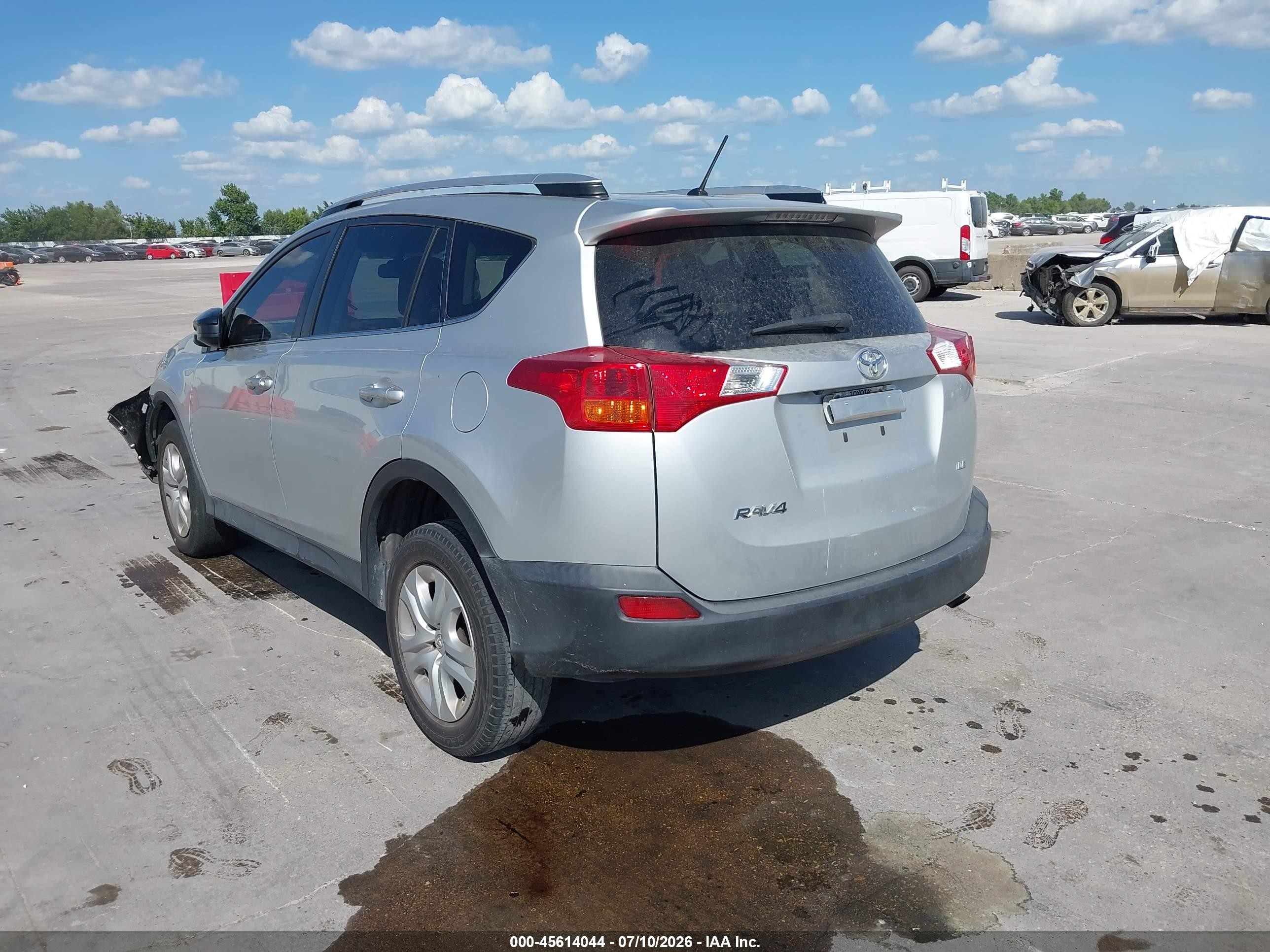 2015 Toyota Rav4 Le Silver vin: JTMZFREV8FJ044278