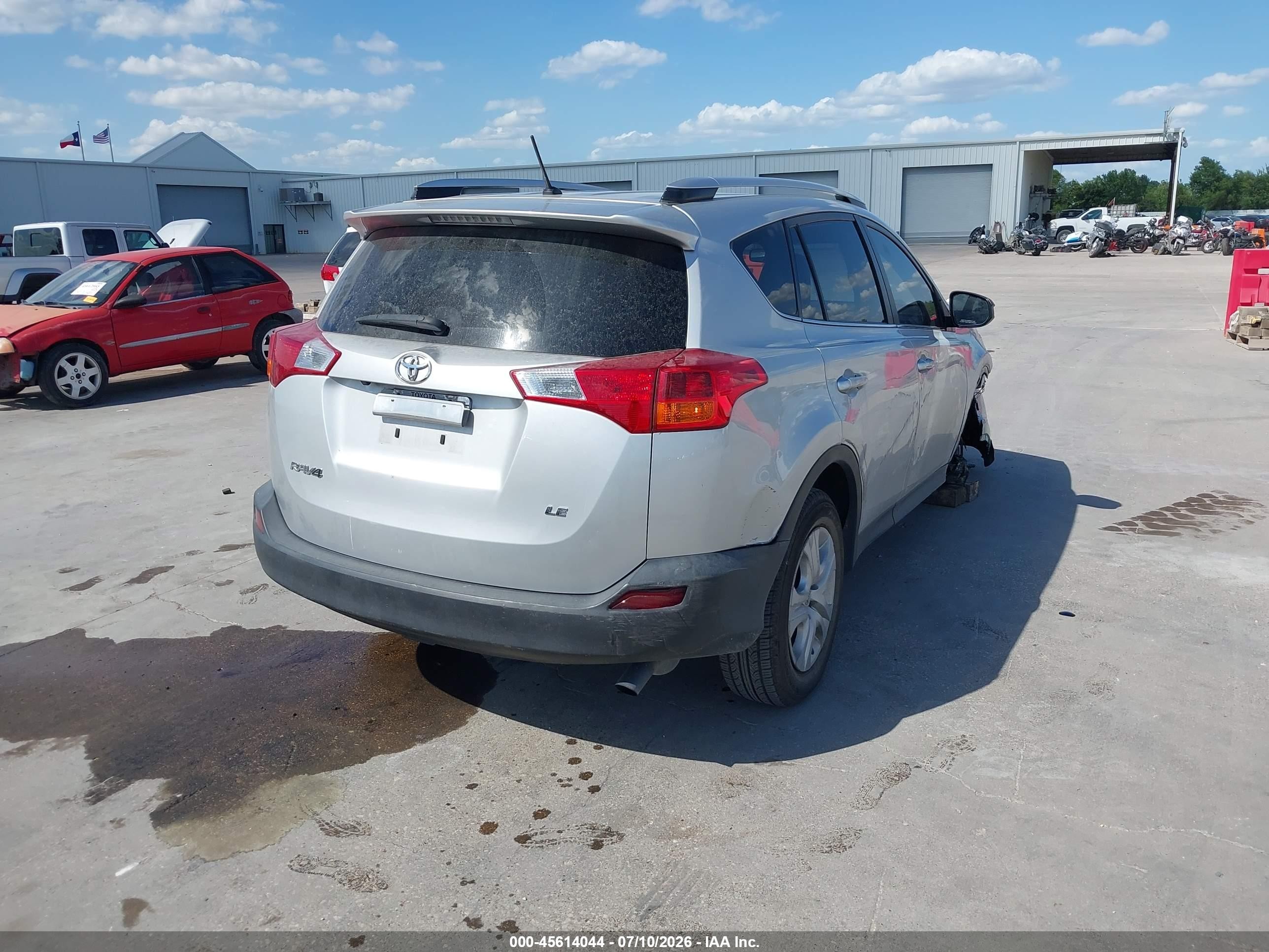 2015 Toyota Rav4 Le Silver vin: JTMZFREV8FJ044278