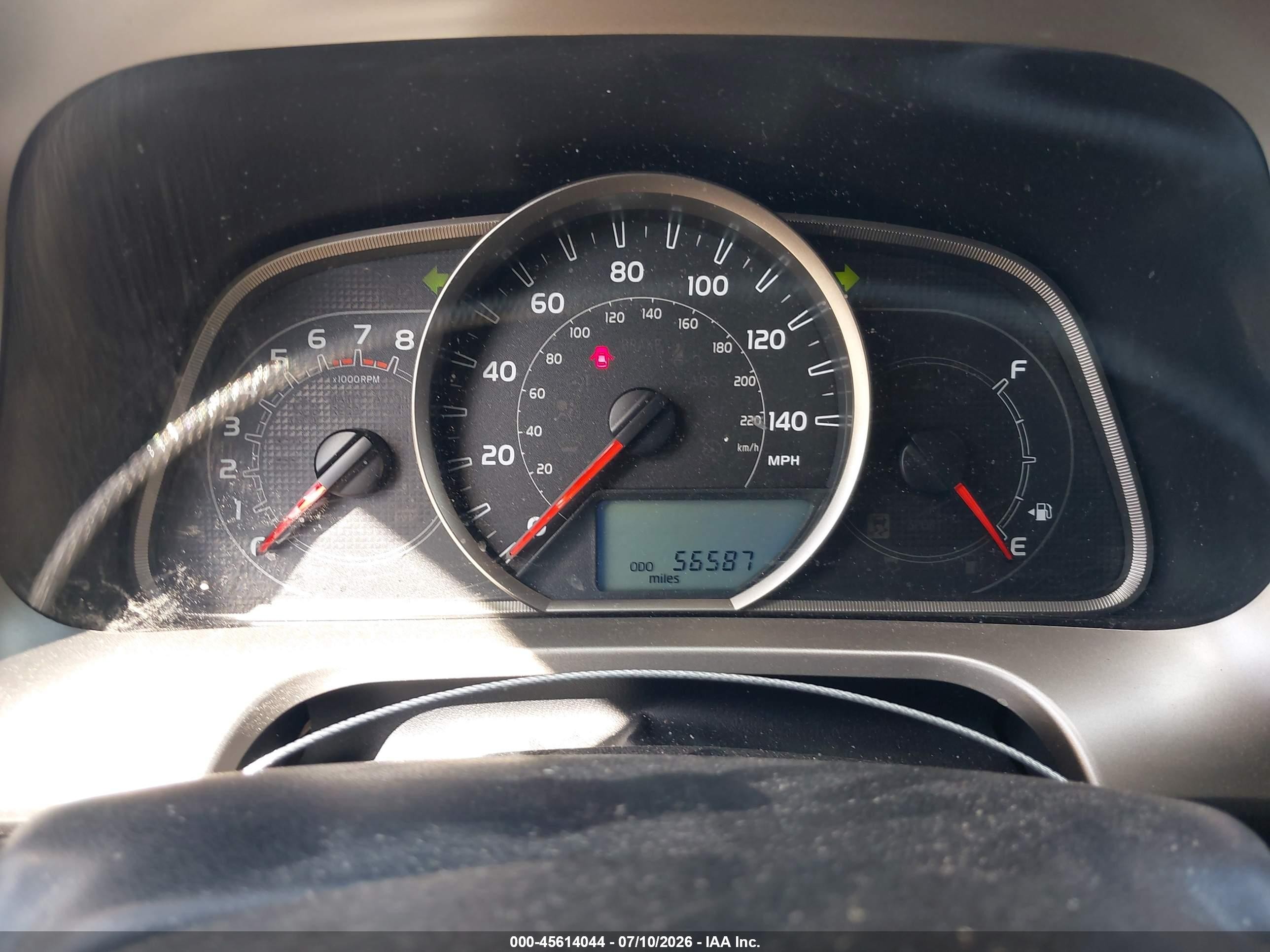 2015 Toyota Rav4 Le Silver vin: JTMZFREV8FJ044278