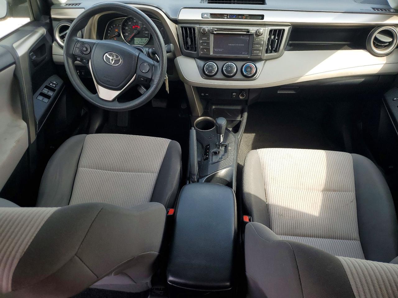 2015 Toyota Rav4 Le Silver vin: JTMZFREV8FJ052848