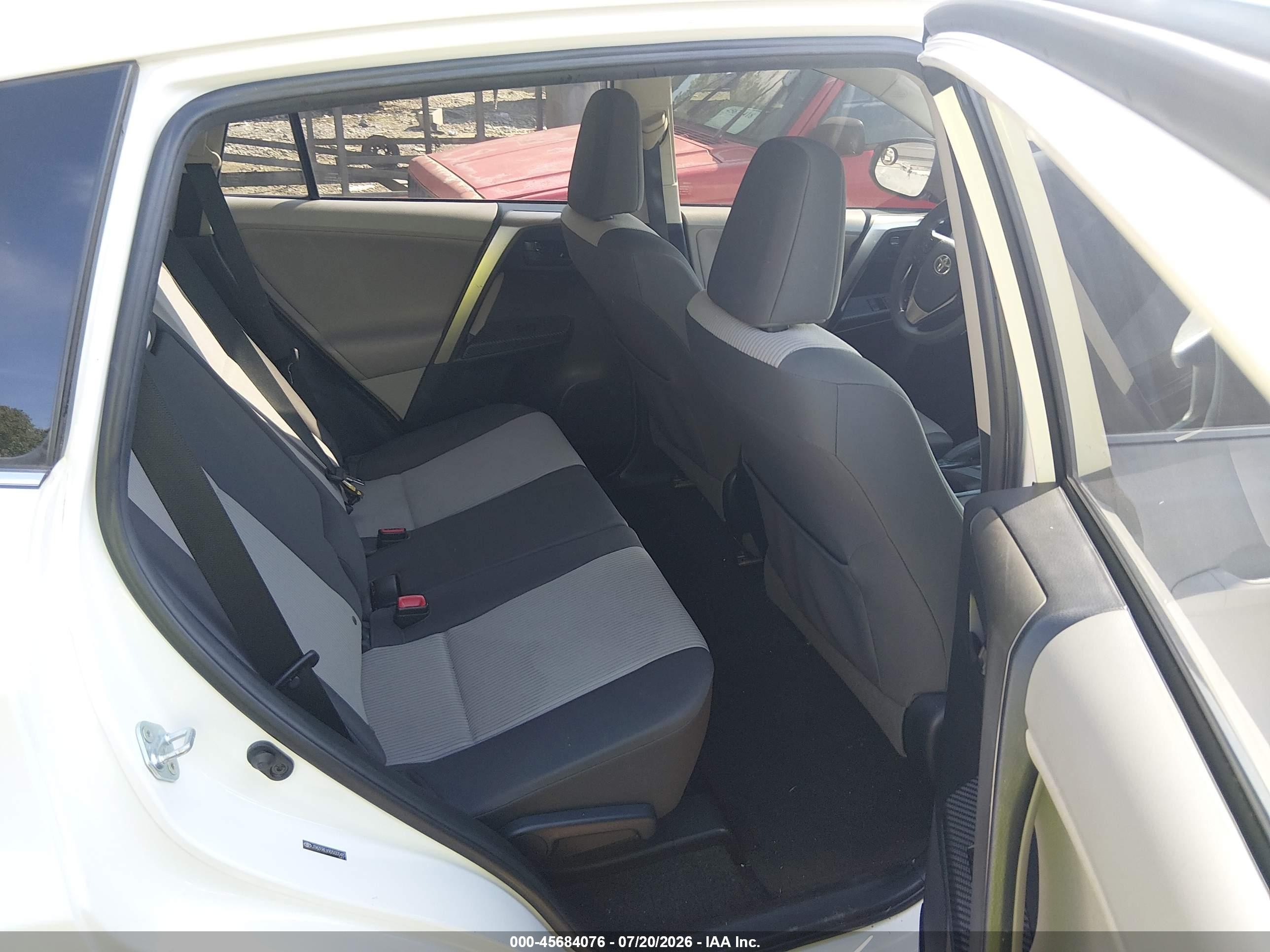2013 Toyota Rav4 Le Белый vin: JTMZFREV9D5000487