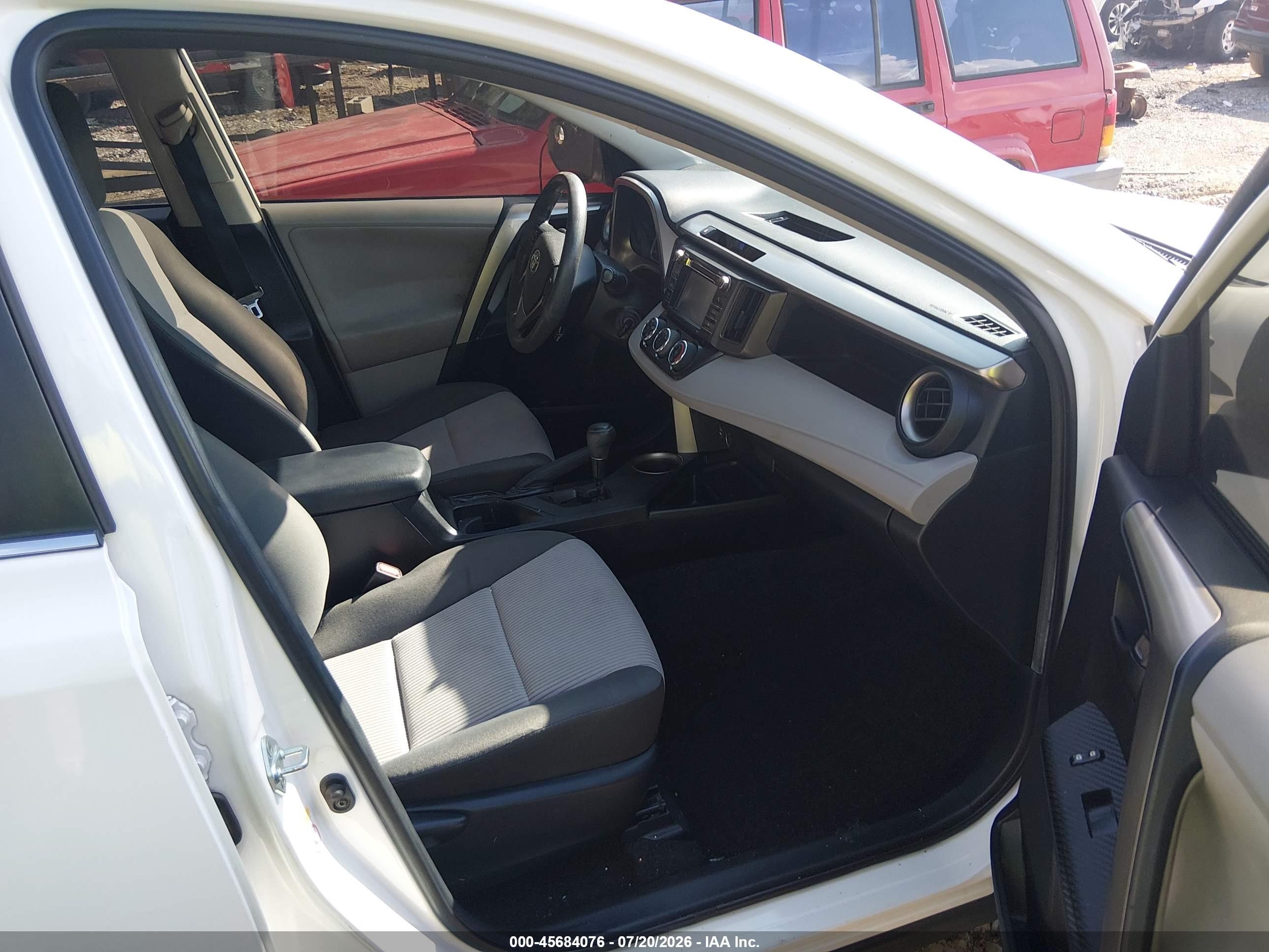 2013 Toyota Rav4 Le Белый vin: JTMZFREV9D5000487