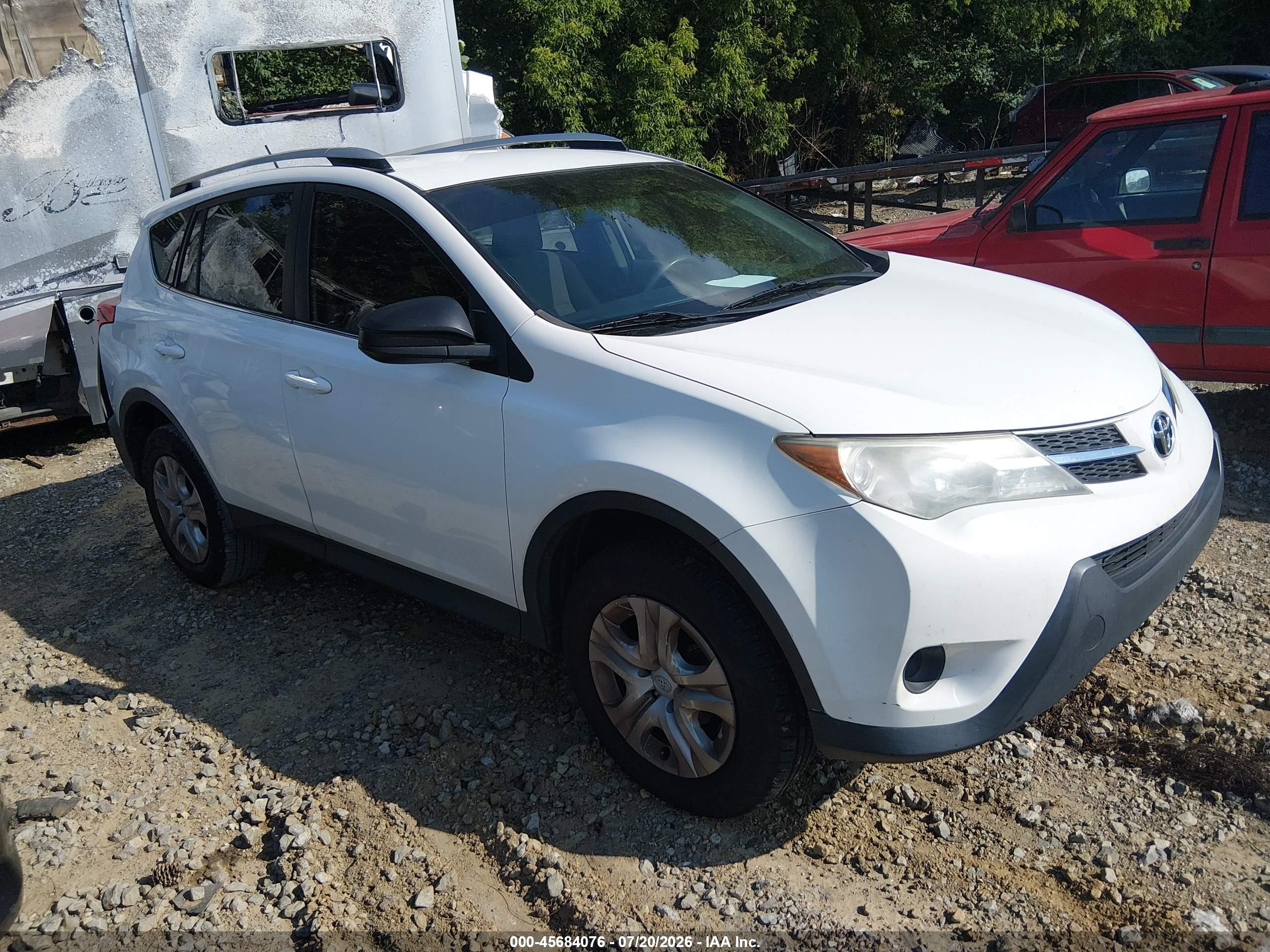 2013 Toyota Rav4 Le White vin: JTMZFREV9D5000487