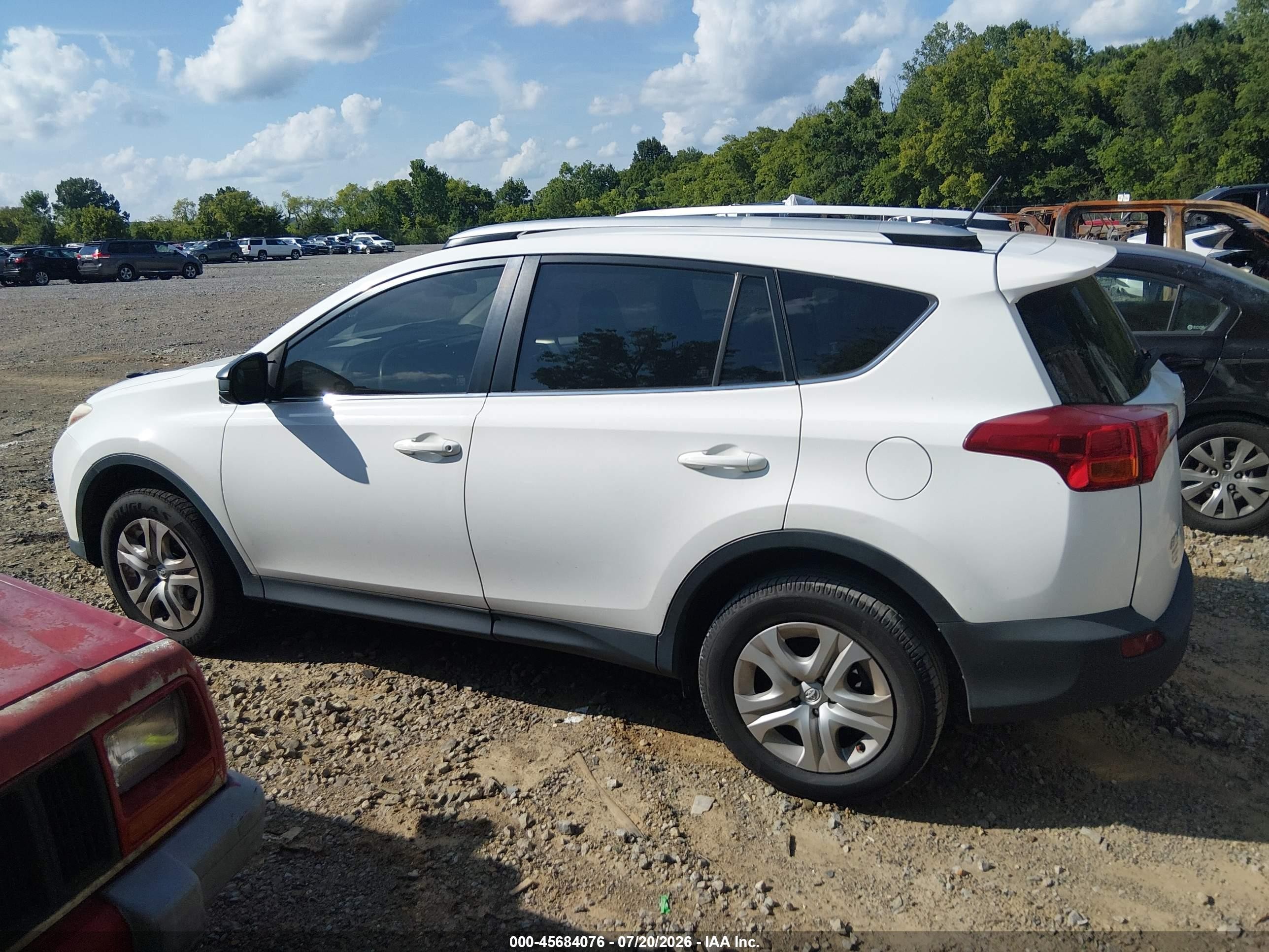 2013 Toyota Rav4 Le Белый vin: JTMZFREV9D5000487
