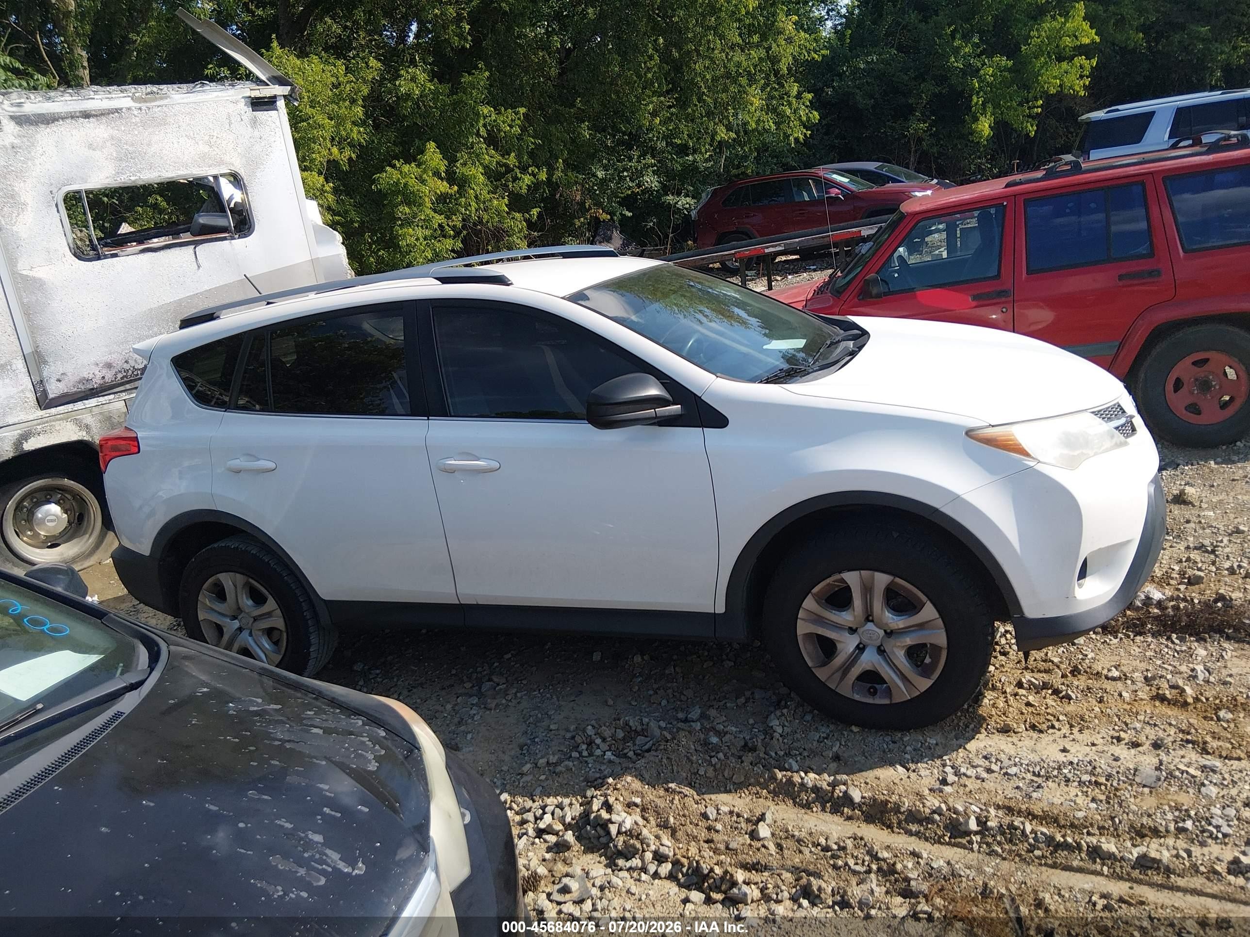 2013 Toyota Rav4 Le Белый vin: JTMZFREV9D5000487