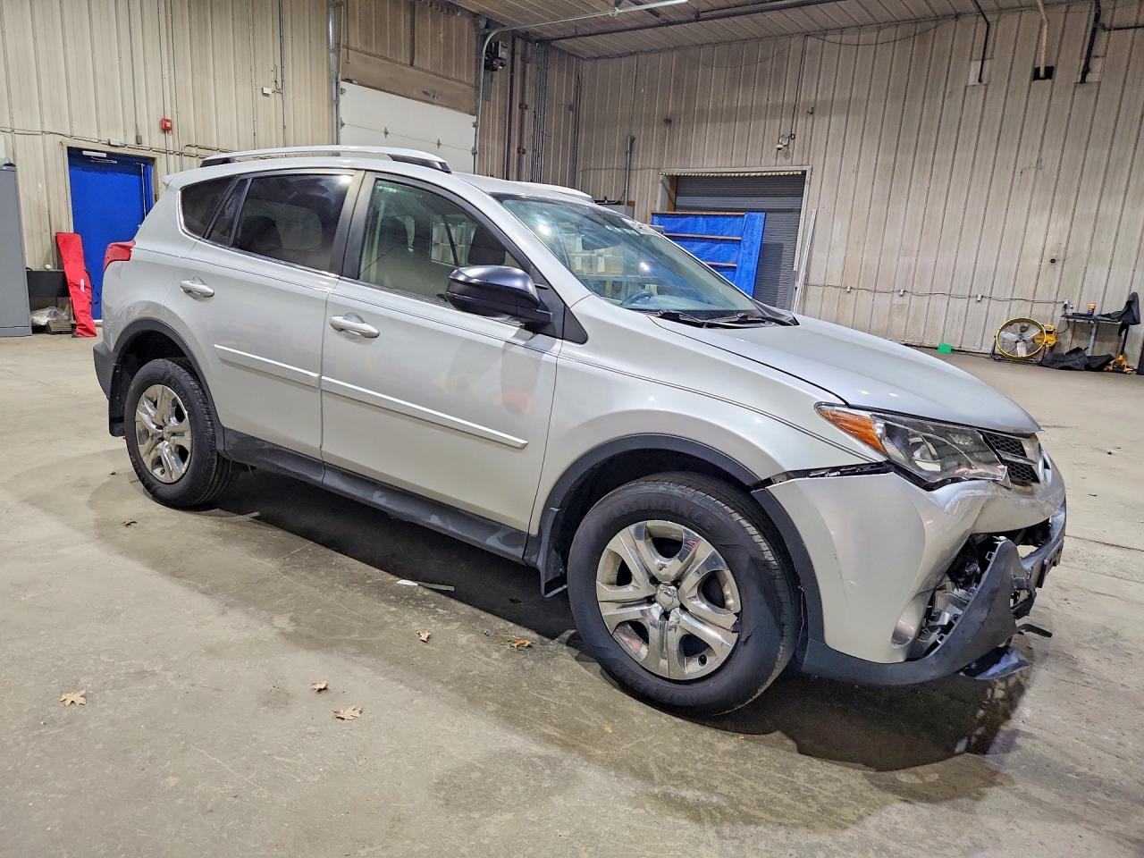 2013 Toyota Rav4 Le Silver vin: JTMZFREV9D5016852