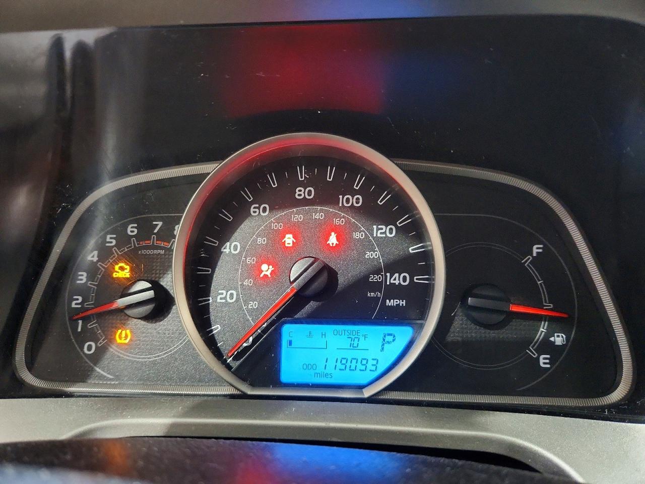2013 Toyota Rav4 Le Silver vin: JTMZFREV9D5016852